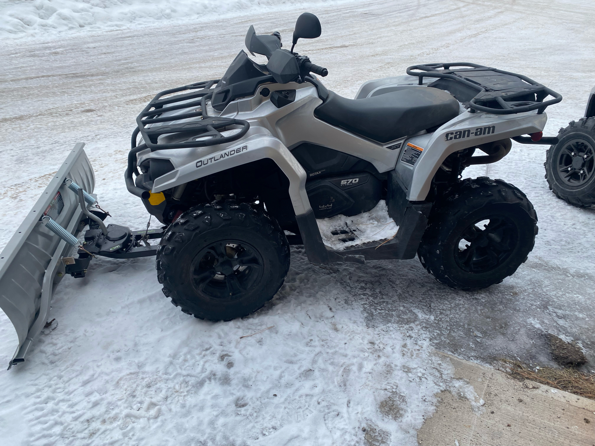 2020 Can-Am Outlander XT 570 in Seeley Lake, Montana - Photo 2