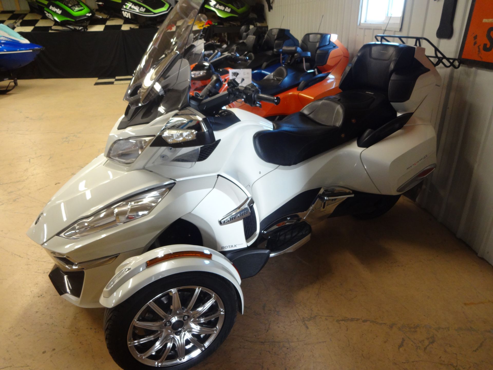 2016 Can-Am Spyder RT Limited in Zulu, Indiana - Photo 2