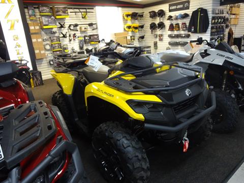 2024 Can-Am Outlander XT 700 in Zulu, Indiana - Photo 1