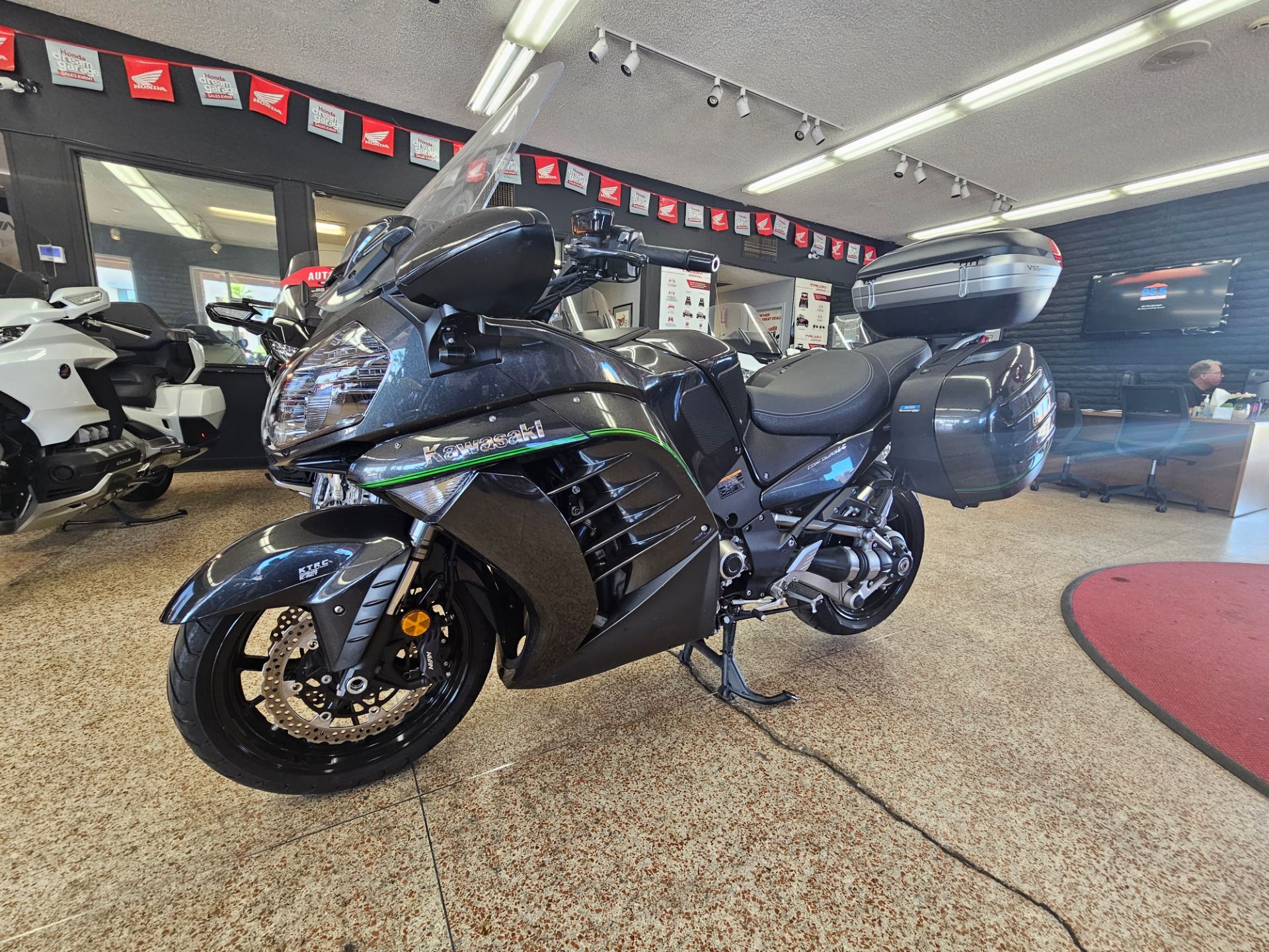 2018 Kawasaki Concours 14 ABS in Scottsdale, Arizona - Photo 2