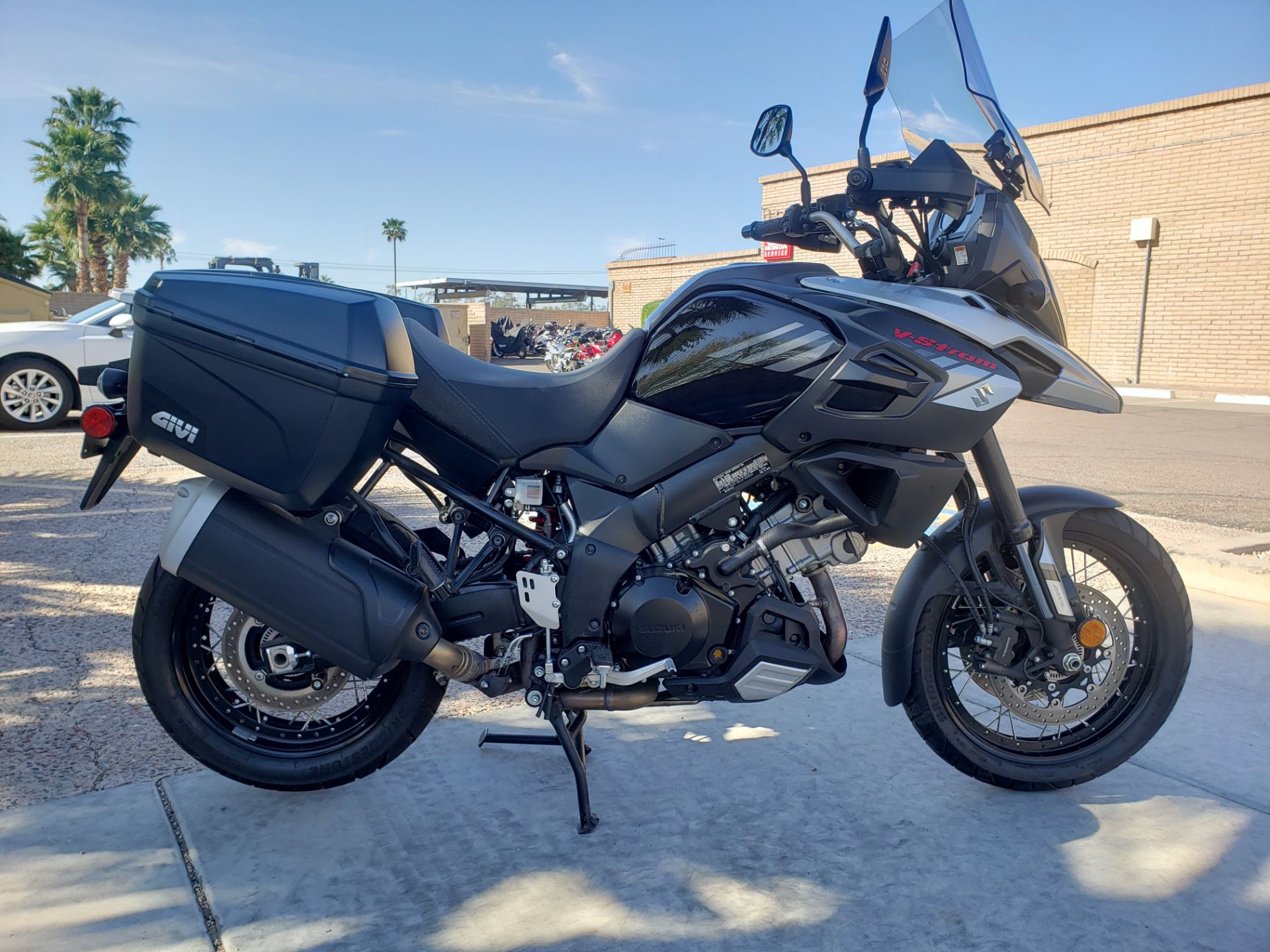 2018 Suzuki V-Strom 1000XT in Scottsdale, Arizona - Photo 1