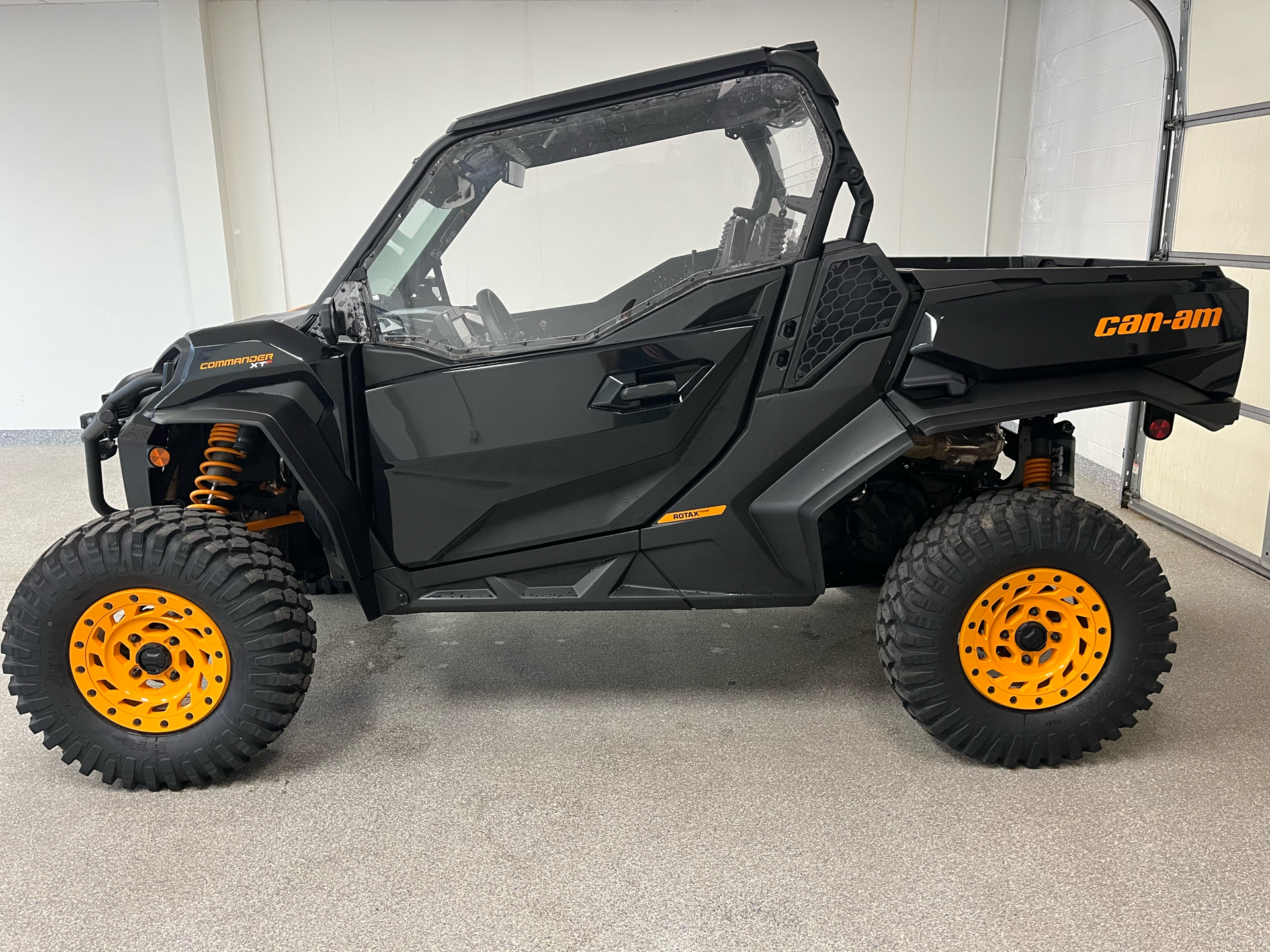 2022 Can-Am Commander XT-P 1000R in Sheridan, Wyoming - Photo 2
