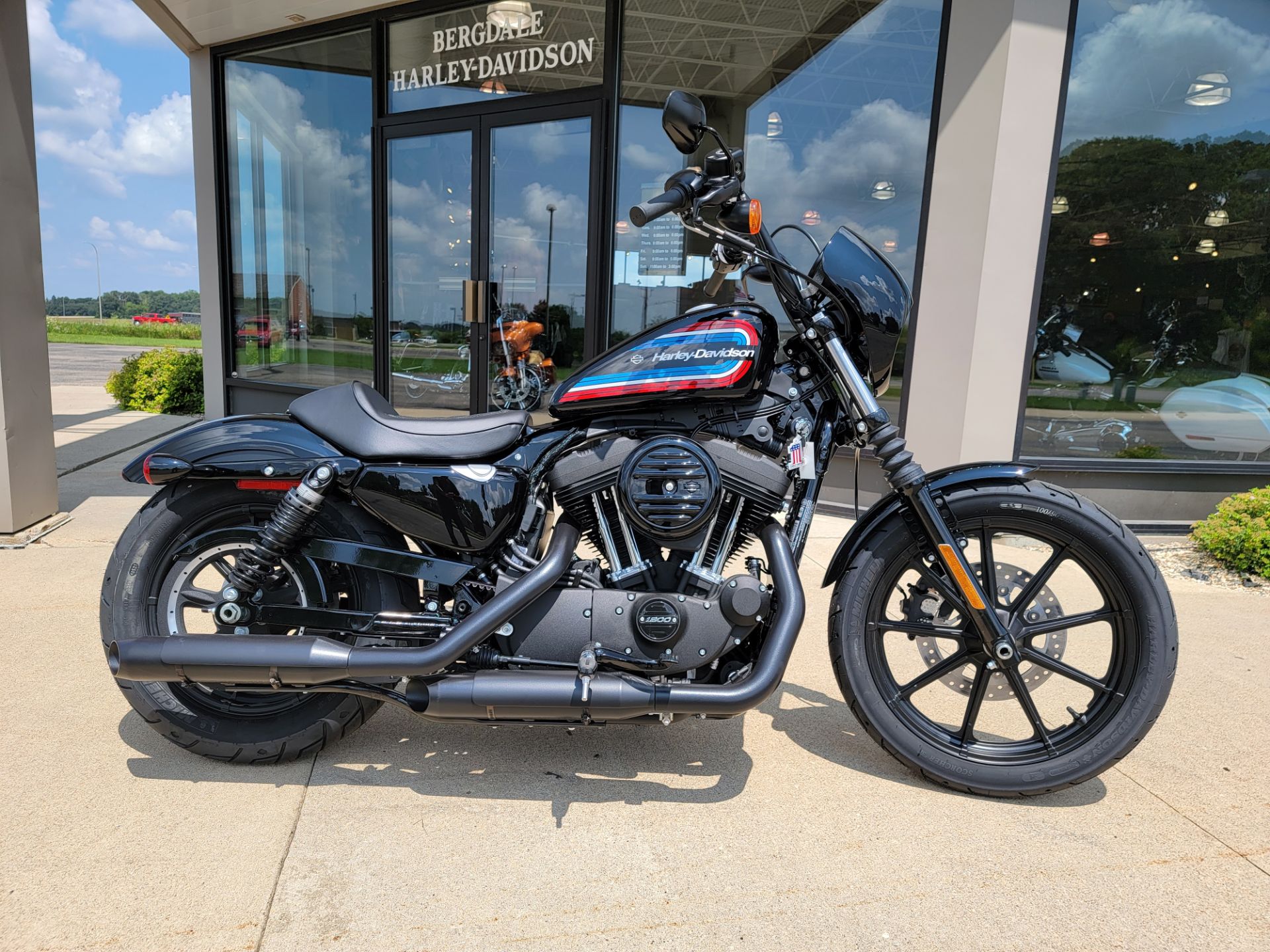 2021 Harley-Davidson 1200 Iron in Albert Lea, Minnesota - Photo 1