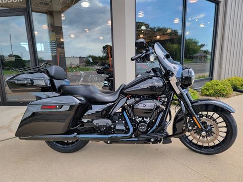 2018 Harley-Davidson Road King Special in Albert Lea, Minnesota - Photo 1