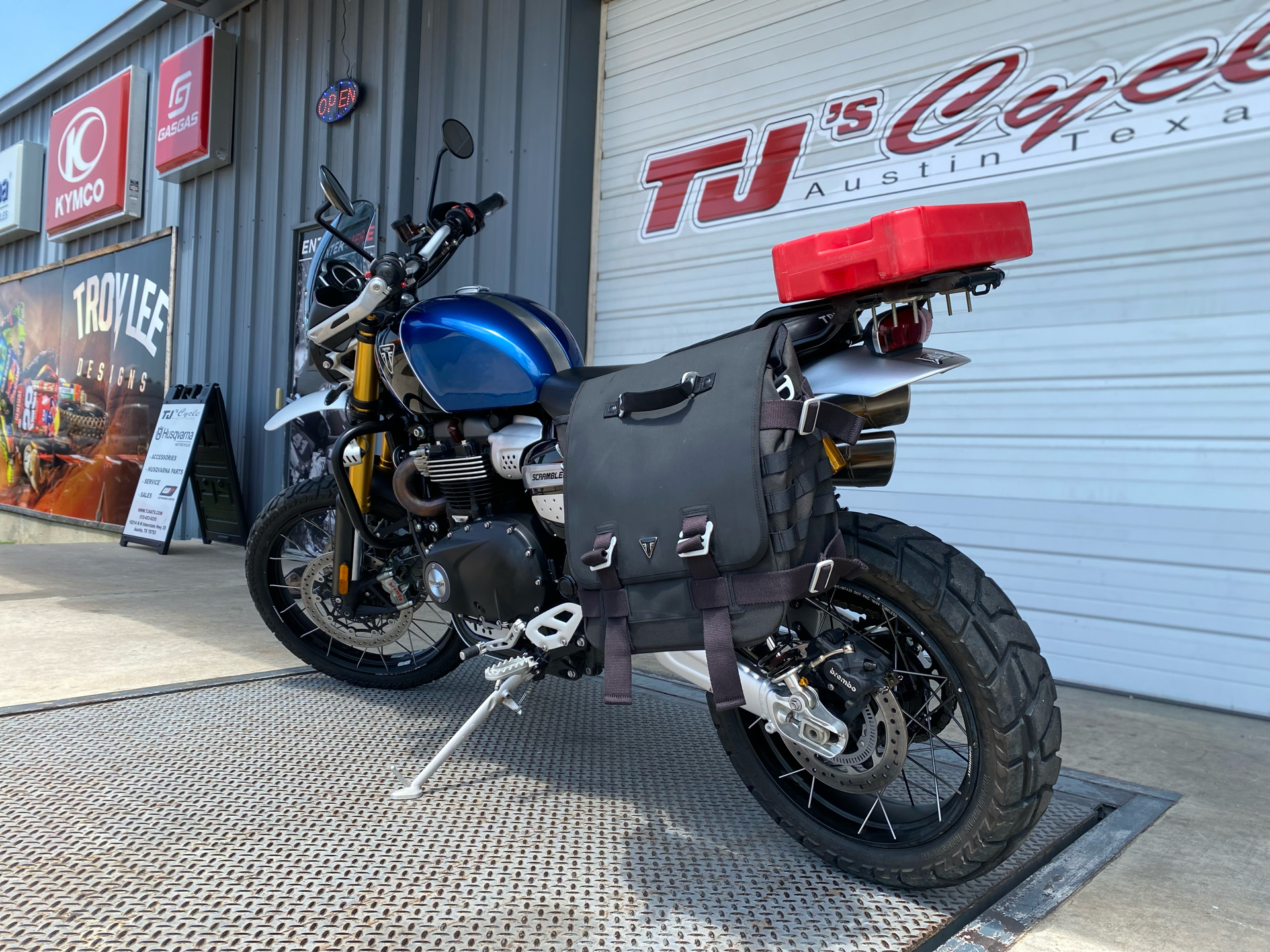 2020 Triumph Scrambler 1200 XE in Austin, Texas - Photo 5