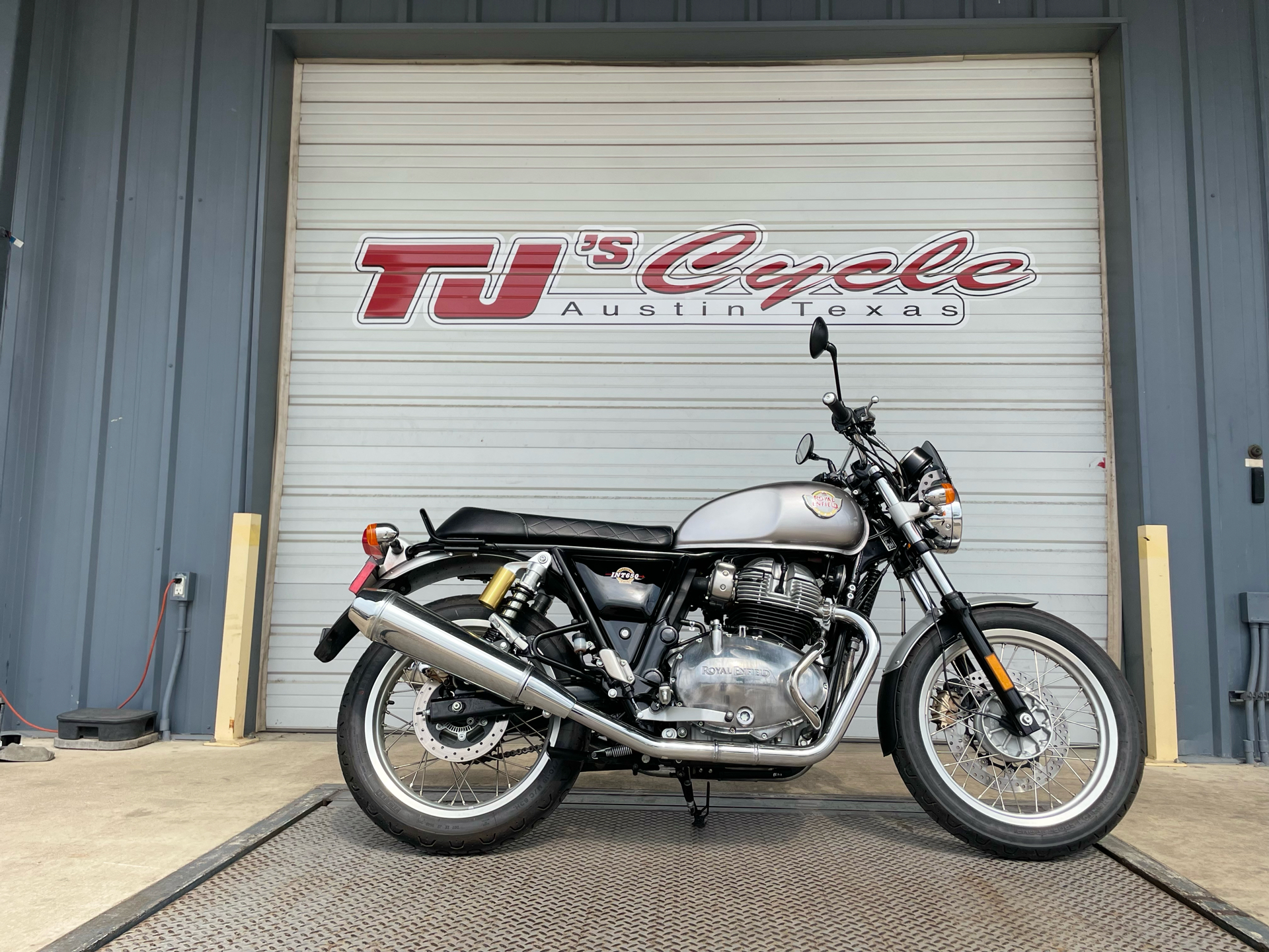 2019 Royal Enfield INT650 in Austin, Texas - Photo 2