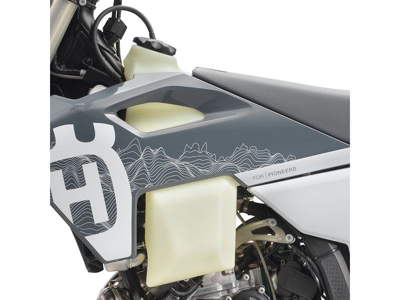 2025 Husqvarna TE 300 Pro in Austin, Texas - Photo 7