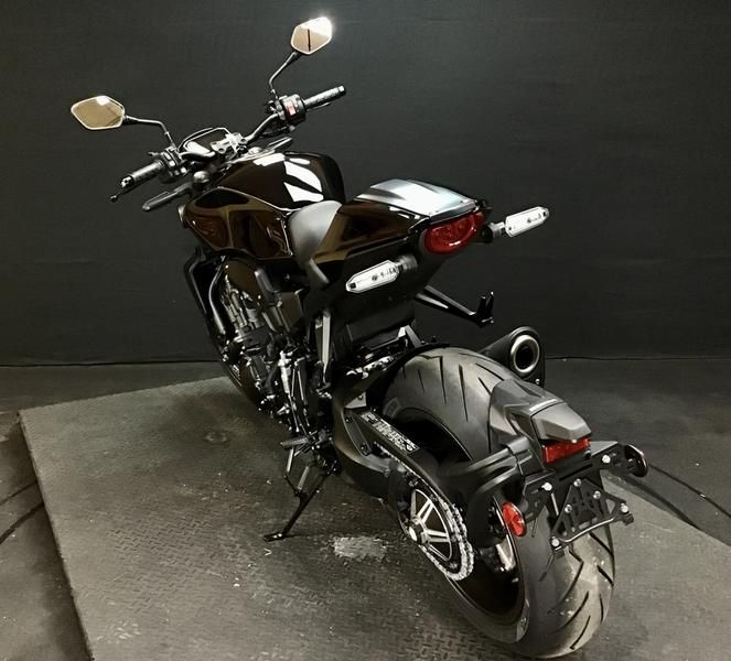 2021 Honda CB1000R Black Edition in Manitowoc, Wisconsin - Photo 6