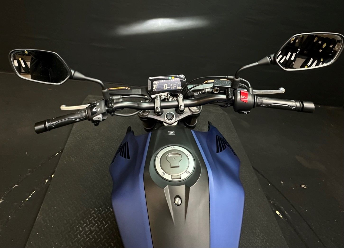 2020 Honda CB300R ABS in Manitowoc, Wisconsin - Photo 8