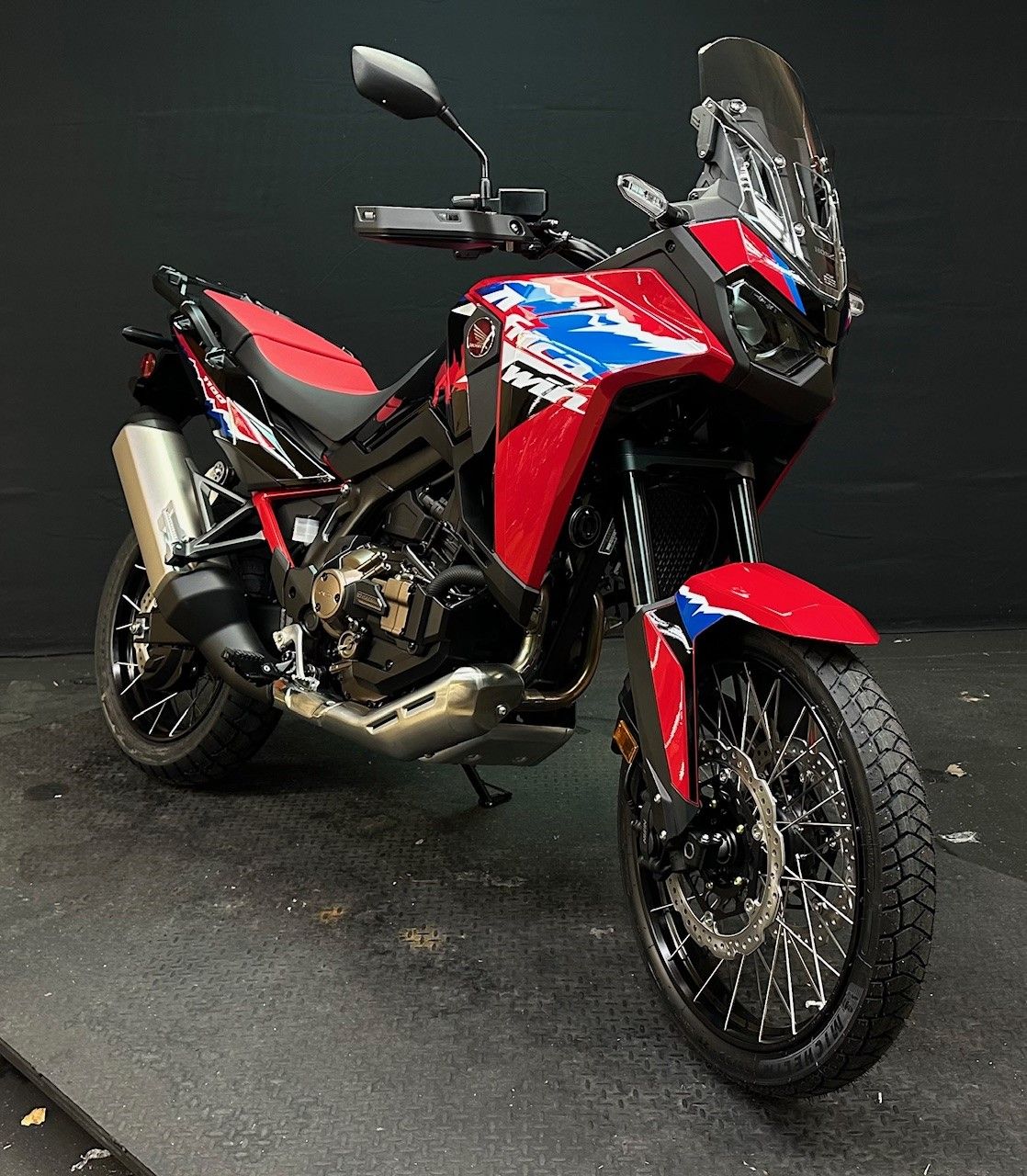 2024 Honda Africa Twin DCT in Manitowoc, Wisconsin - Photo 2