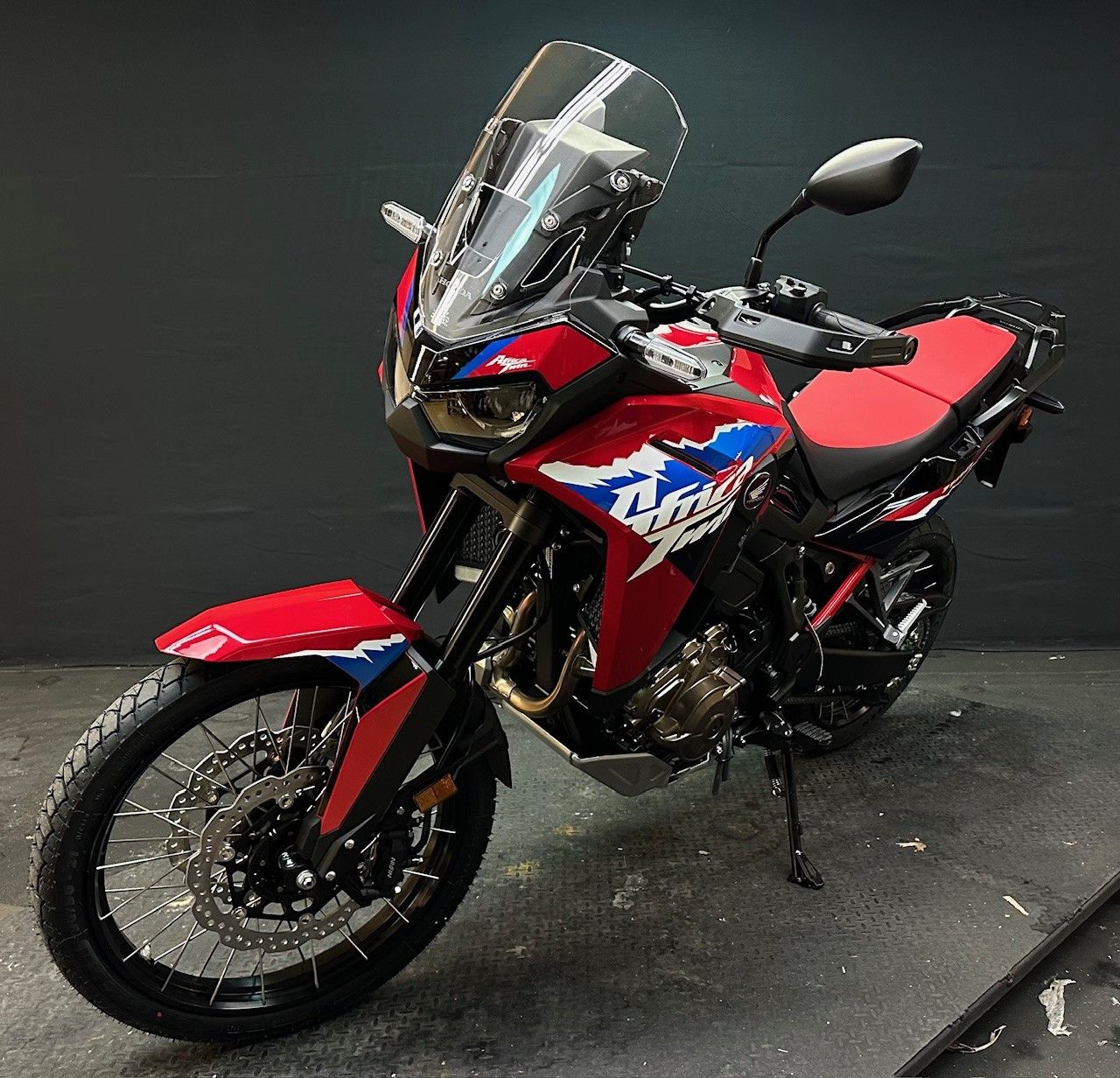 2024 Honda Africa Twin DCT in Manitowoc, Wisconsin - Photo 4