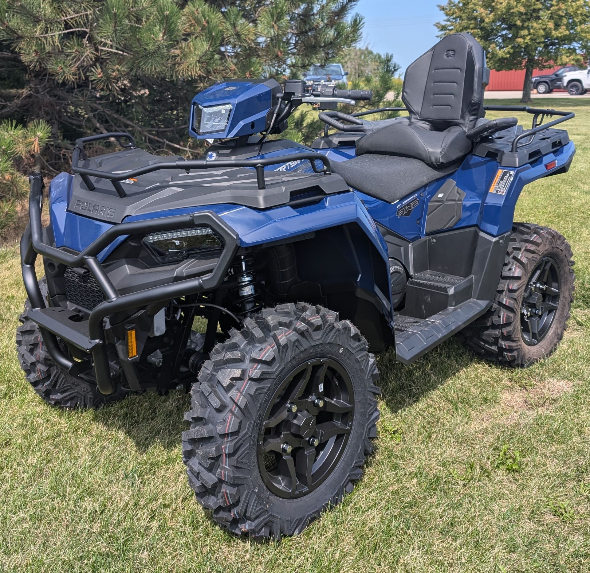 2025 Polaris Sportsman Touring 570 Premium in Manitowoc, Wisconsin - Photo 2