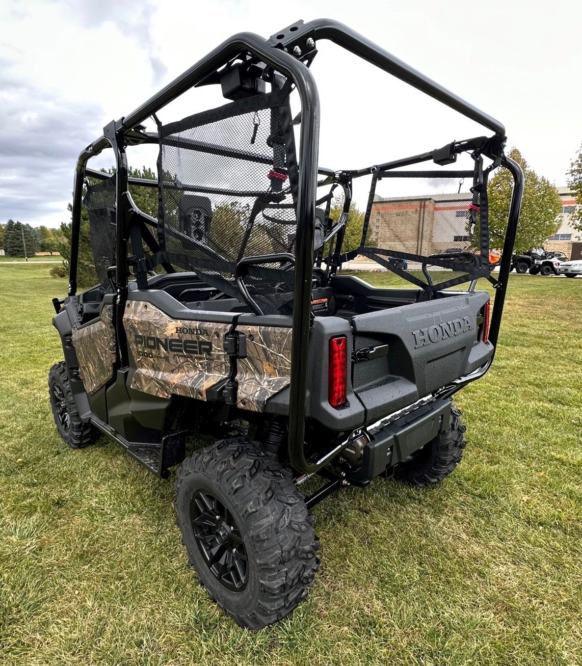 2023 Honda Pioneer 1000-5 Forest in Manitowoc, Wisconsin - Photo 6