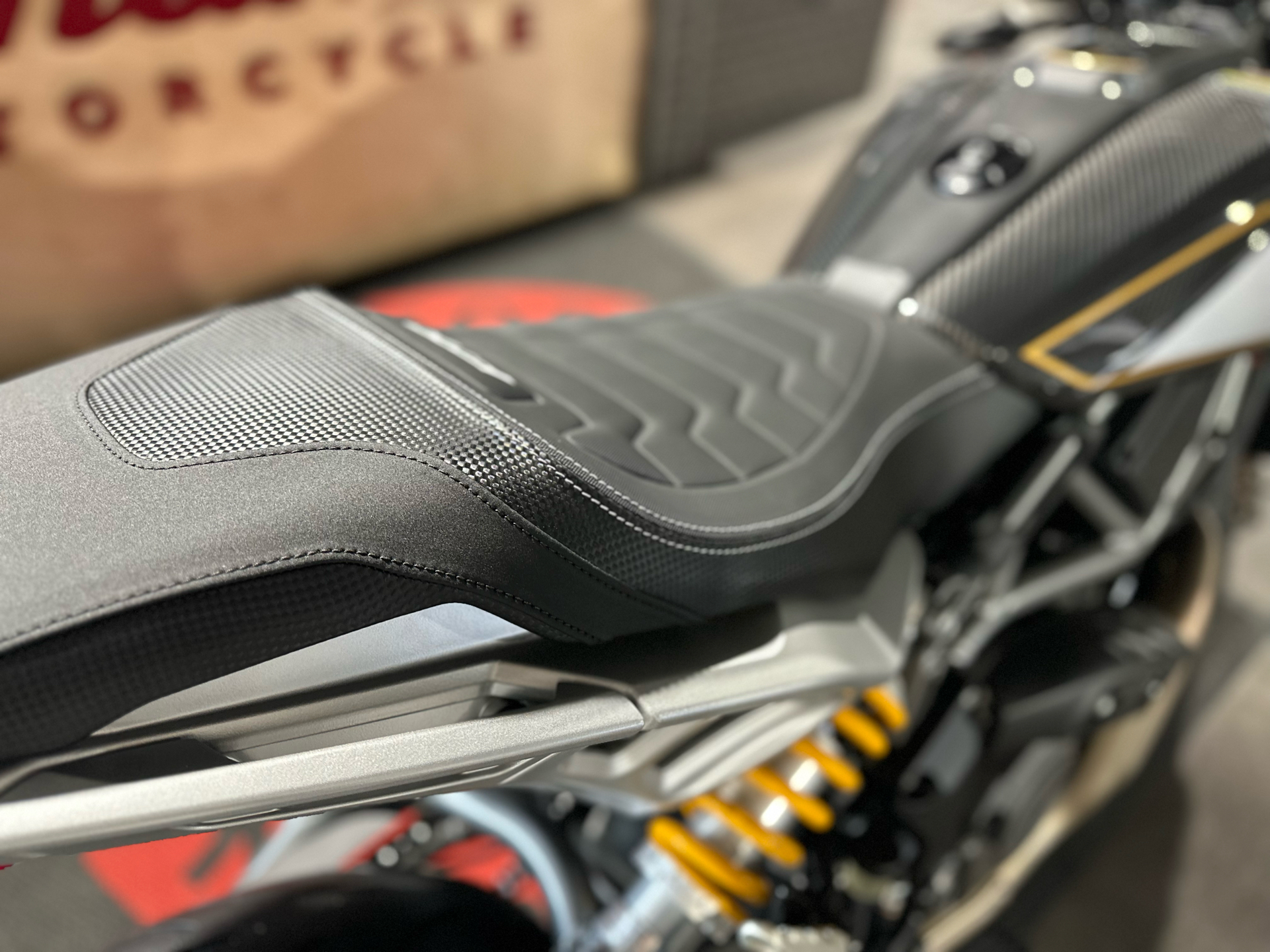 2023 Indian Motorcycle FTR R Carbon in Blades, Delaware - Photo 11