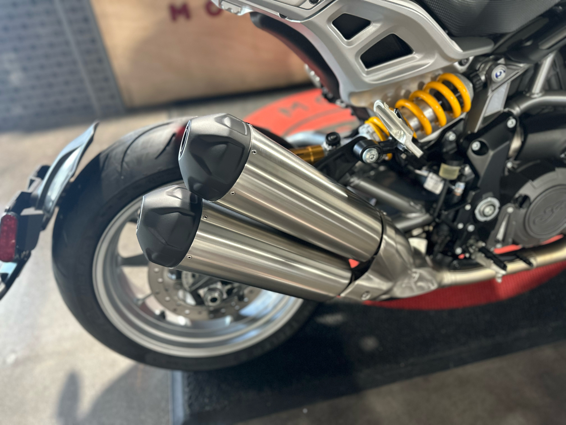 2023 Indian Motorcycle FTR R Carbon in Blades, Delaware - Photo 13