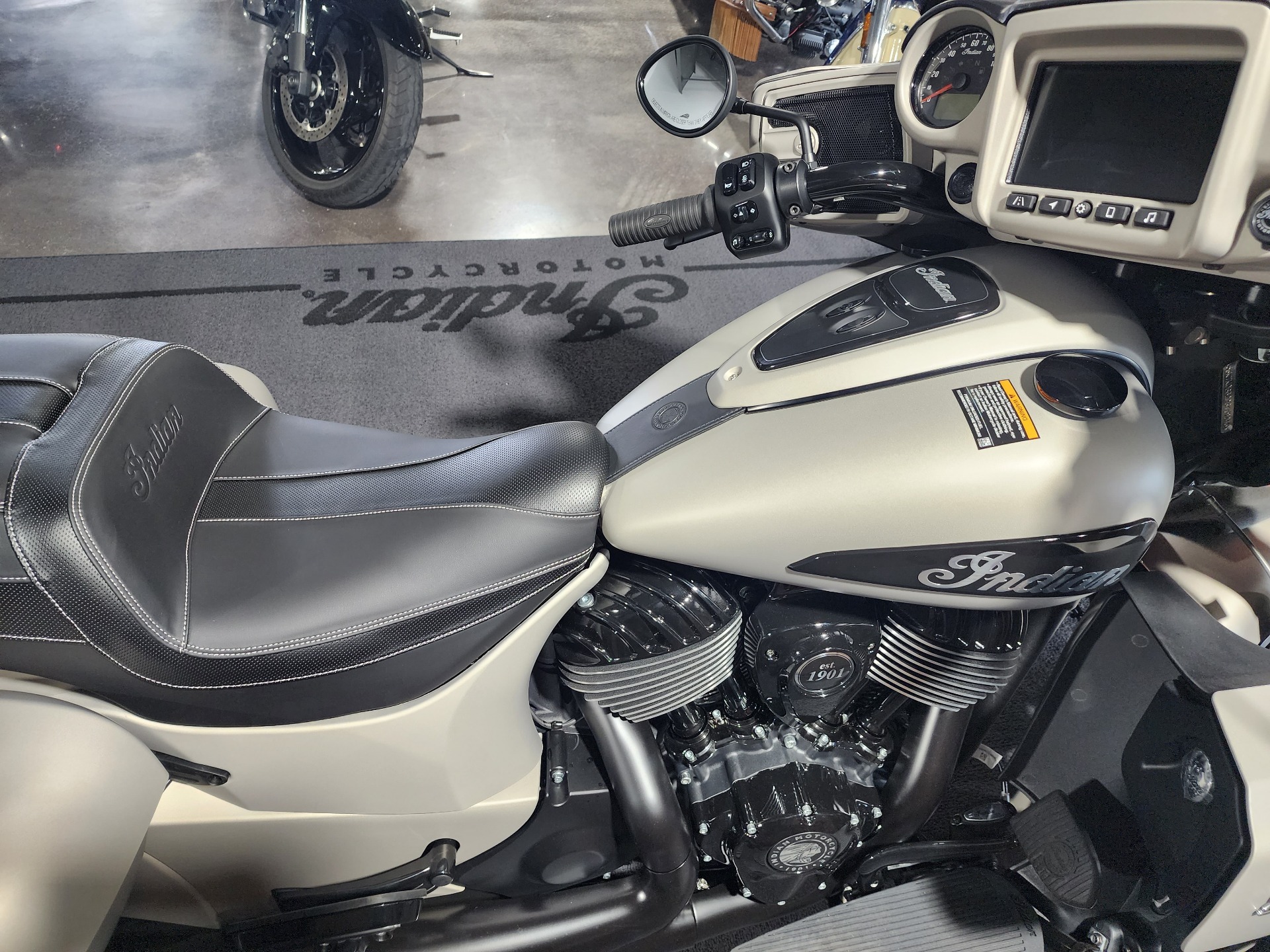 2023 Indian Motorcycle Roadmaster® Dark Horse® in Blades, Delaware - Photo 5