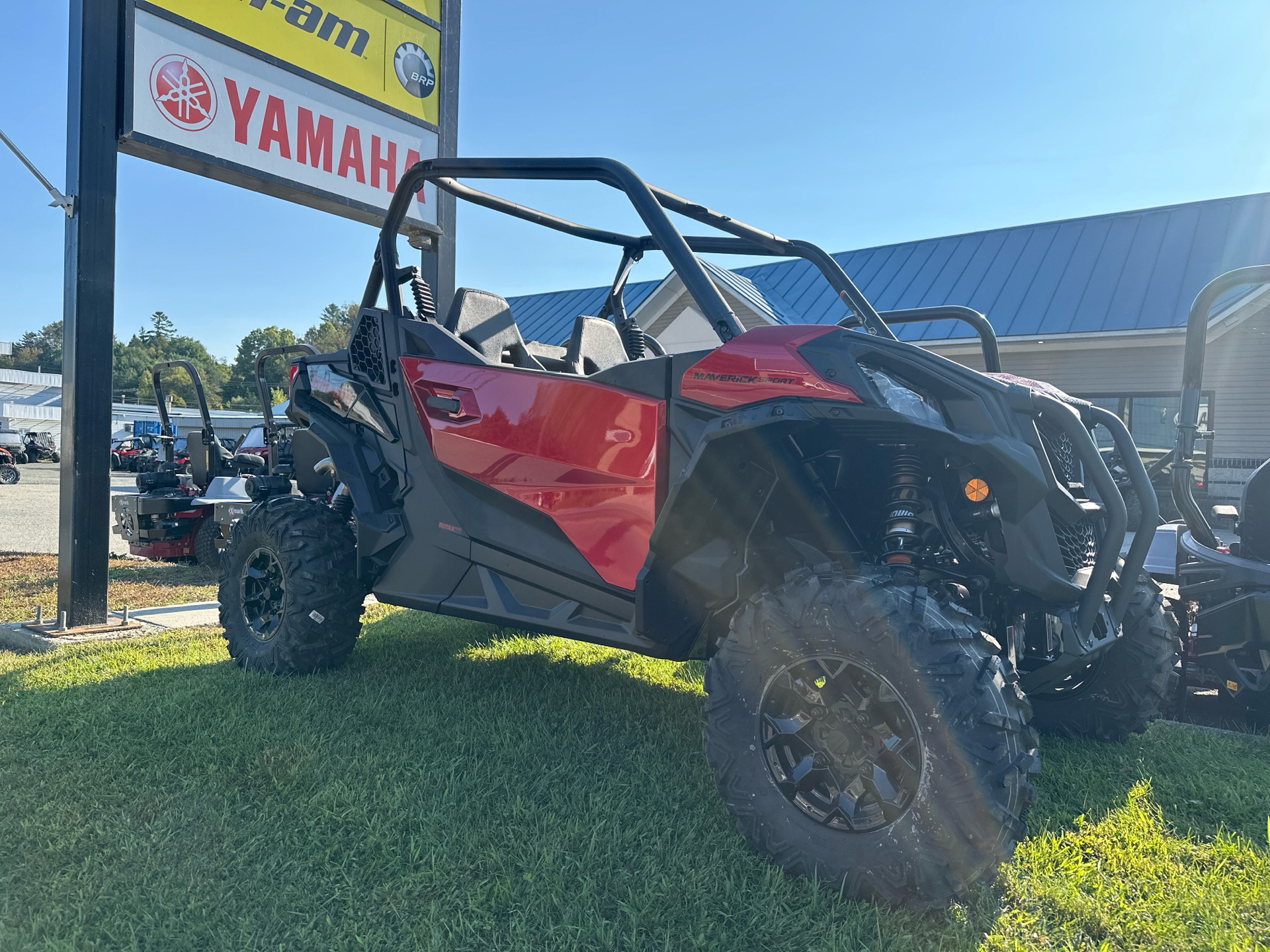 2024 Can-Am Maverick Sport DPS in Saint Johnsbury, Vermont - Photo 2