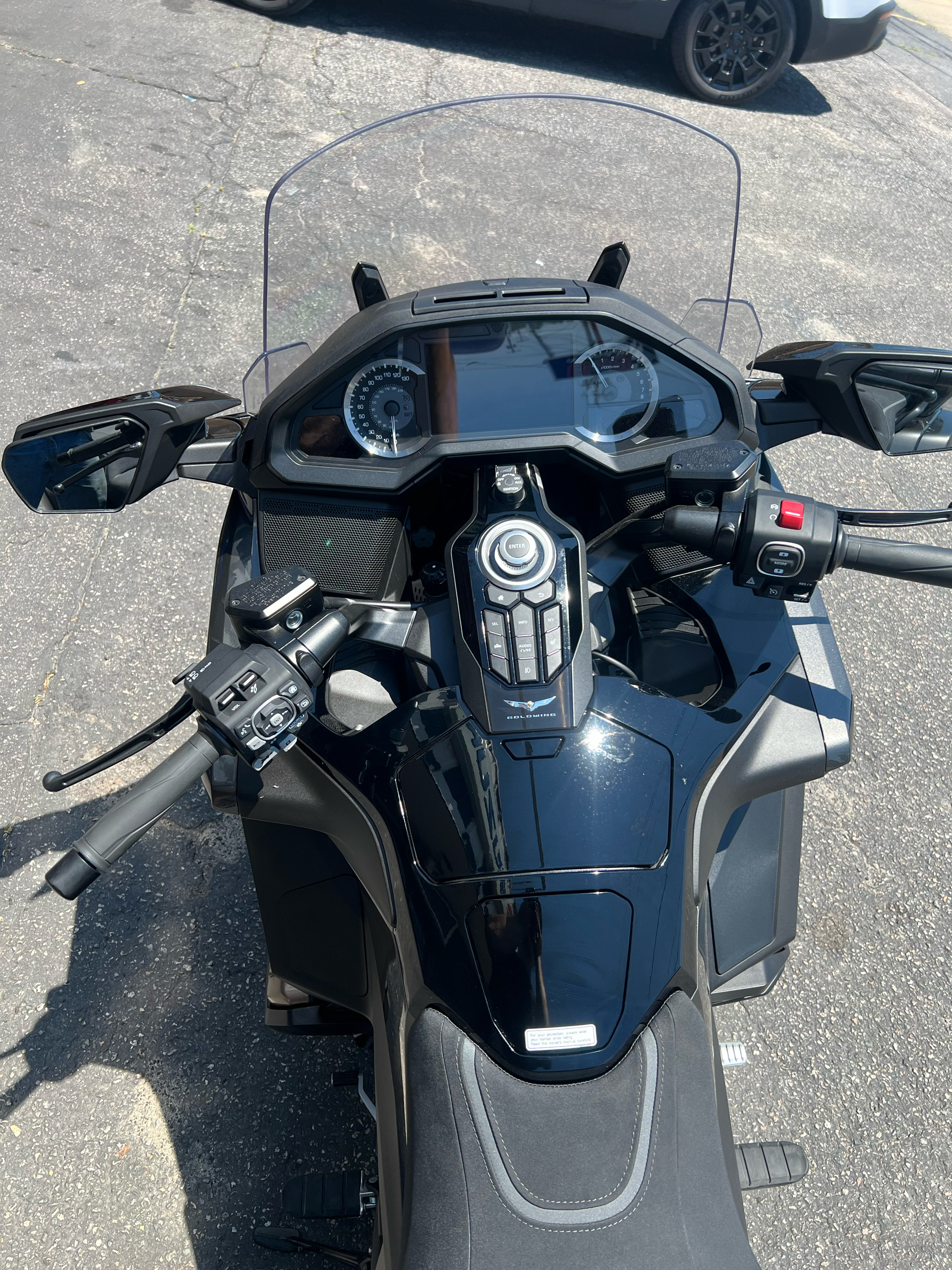 2024 Honda Gold Wing Tour in Woonsocket, Rhode Island - Photo 8