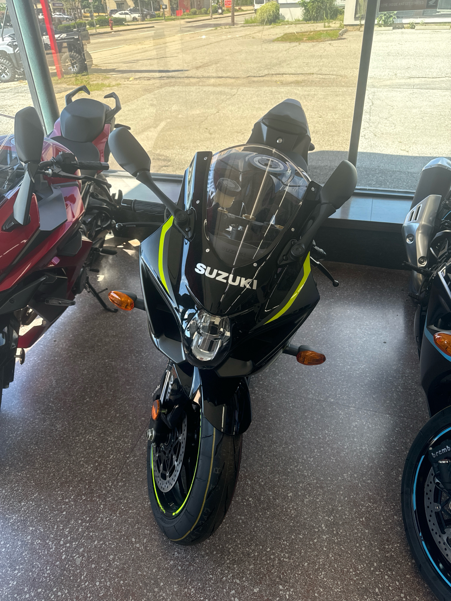 2023 Suzuki GSX-R1000 in Woonsocket, Rhode Island - Photo 1