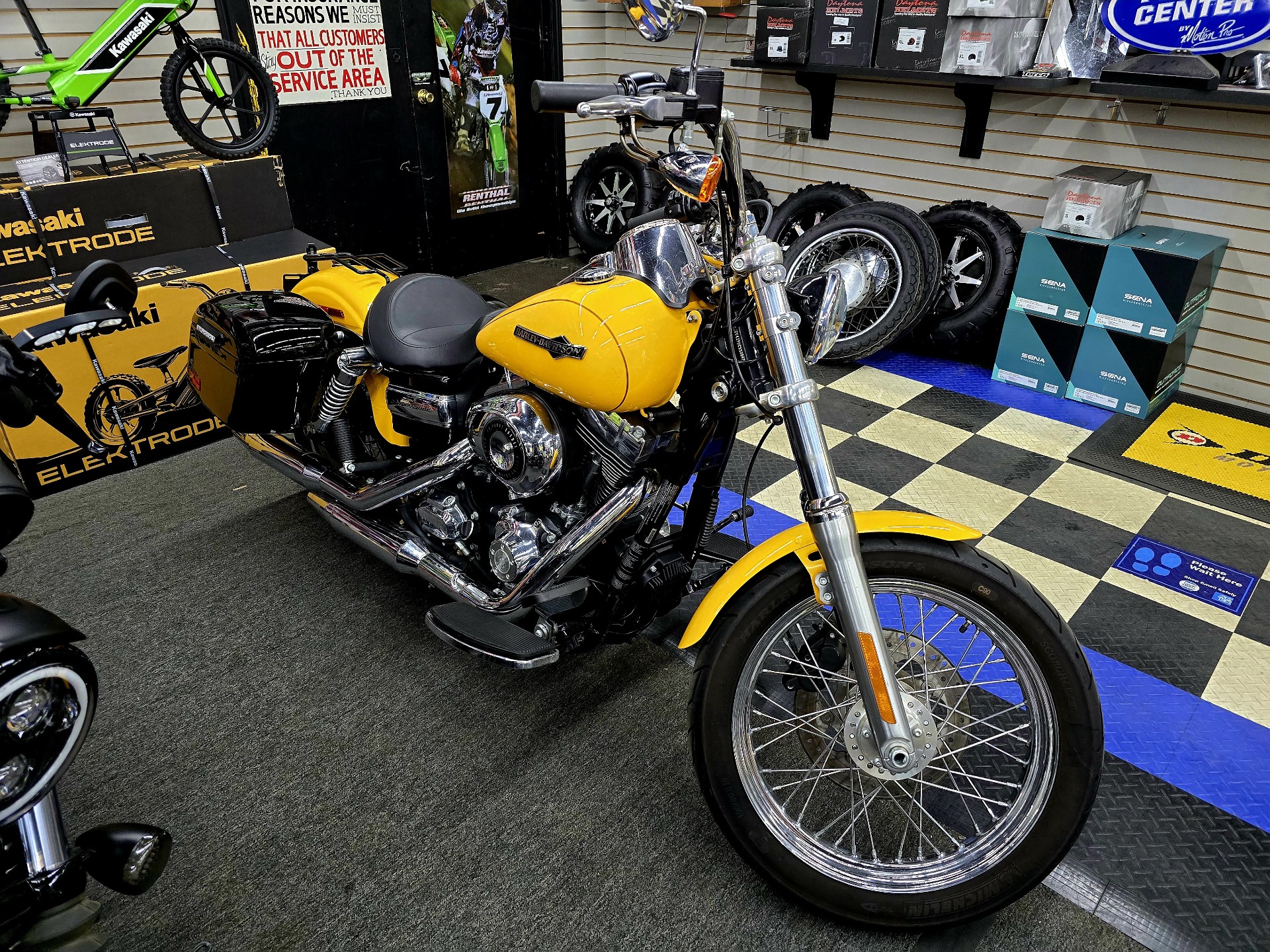 2013 Harley-Davidson Dyna® Super Glide® Custom in Woonsocket, Rhode Island - Photo 2