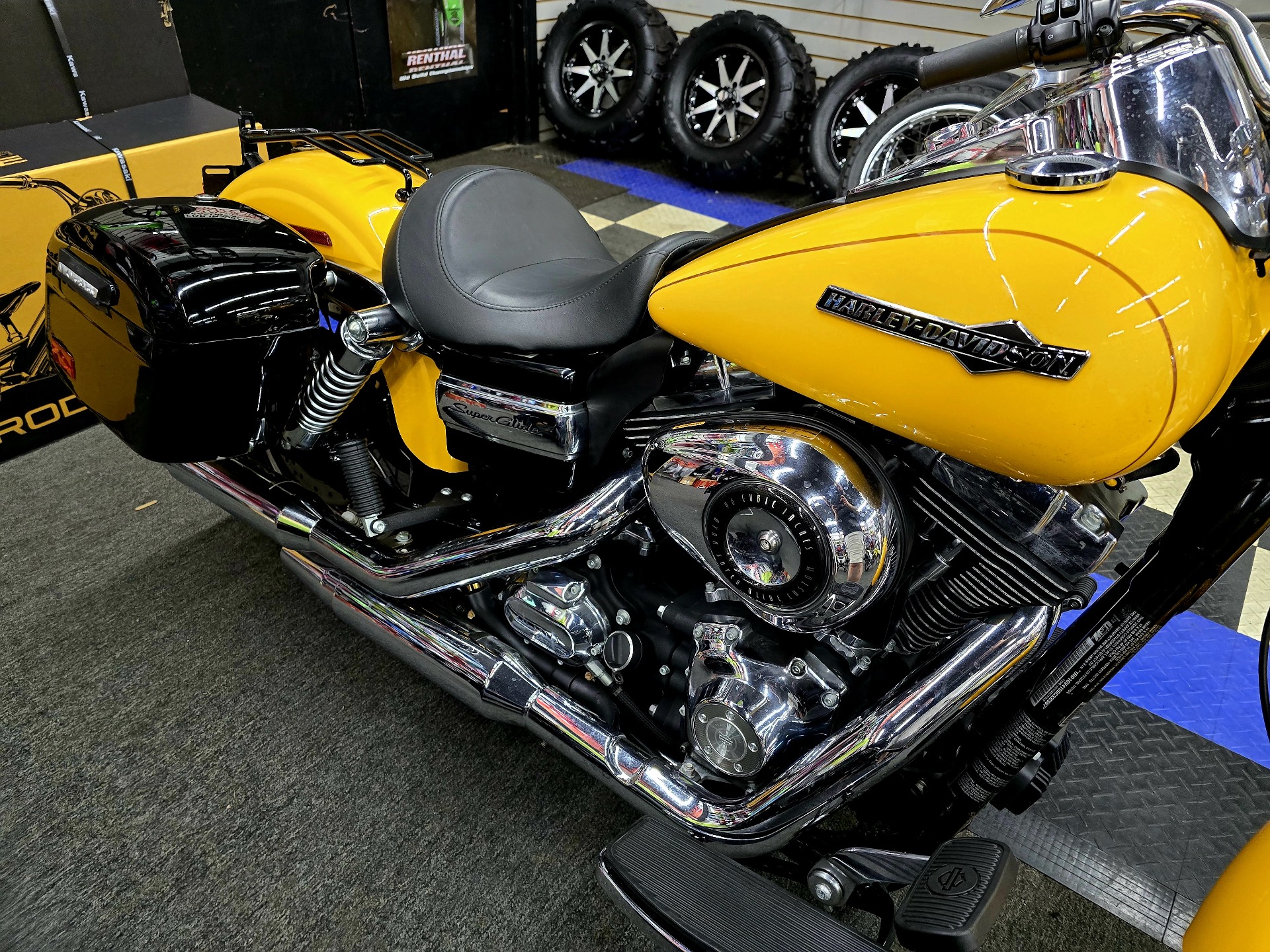 2013 Harley-Davidson Dyna® Super Glide® Custom in Woonsocket, Rhode Island - Photo 5