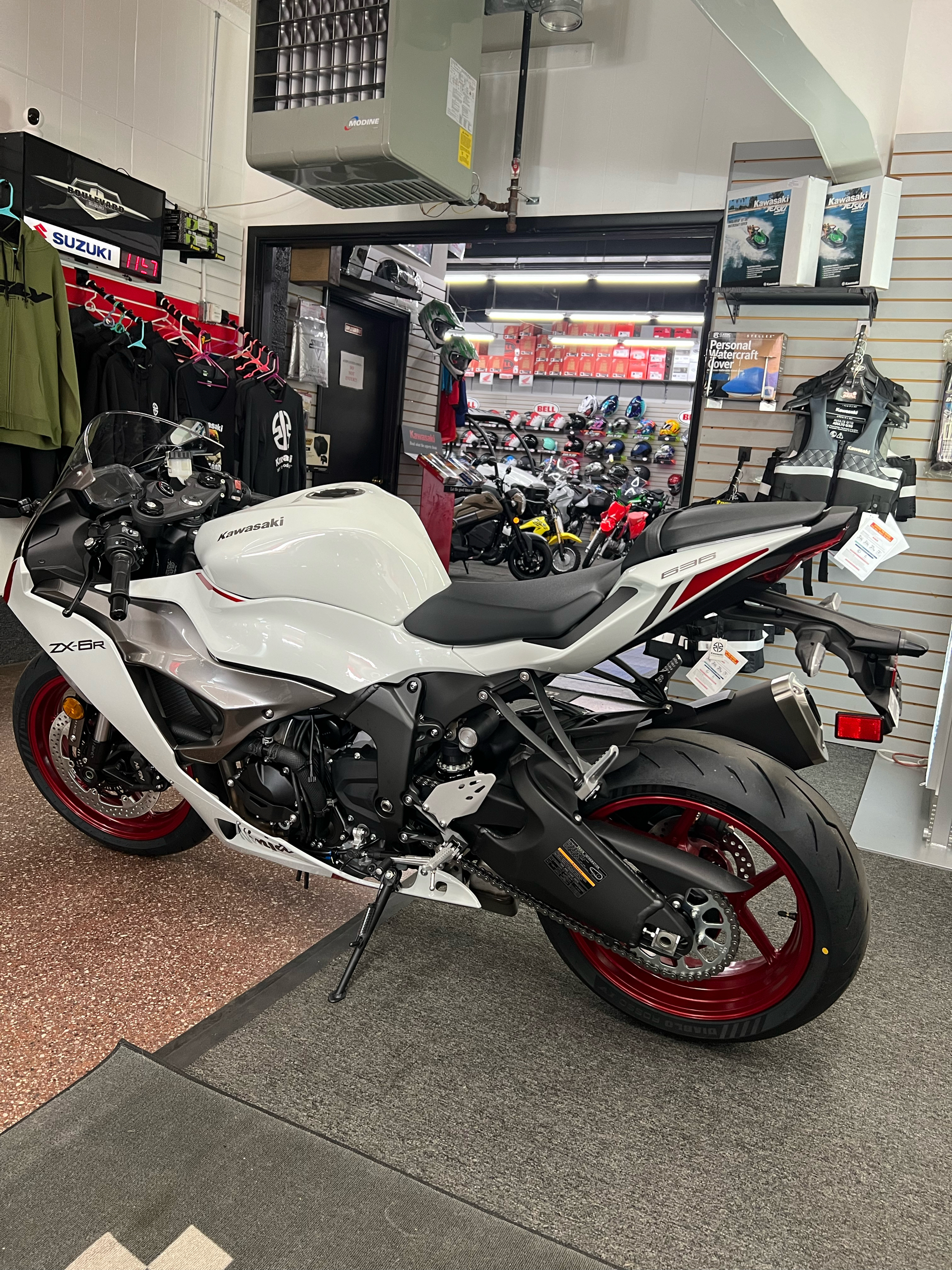 2024 Kawasaki Ninja ZX-6R ABS in Woonsocket, Rhode Island - Photo 11