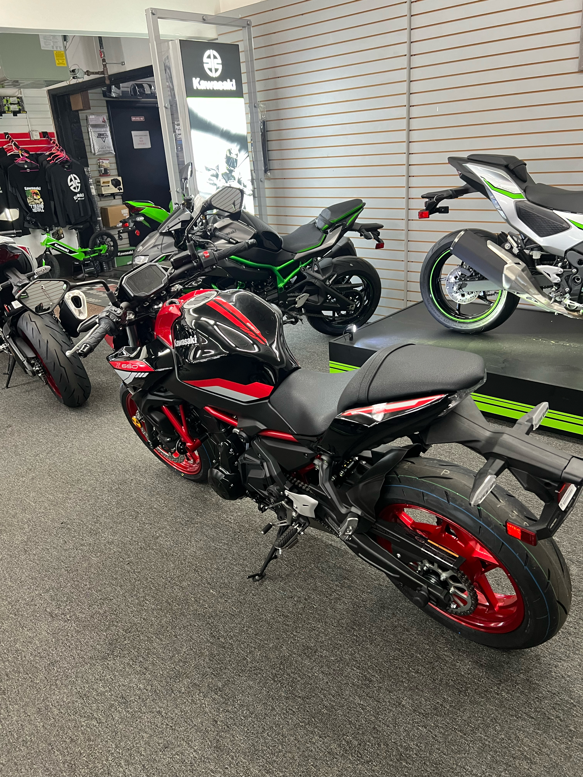 2024 Kawasaki Z650 ABS in Woonsocket, Rhode Island - Photo 9