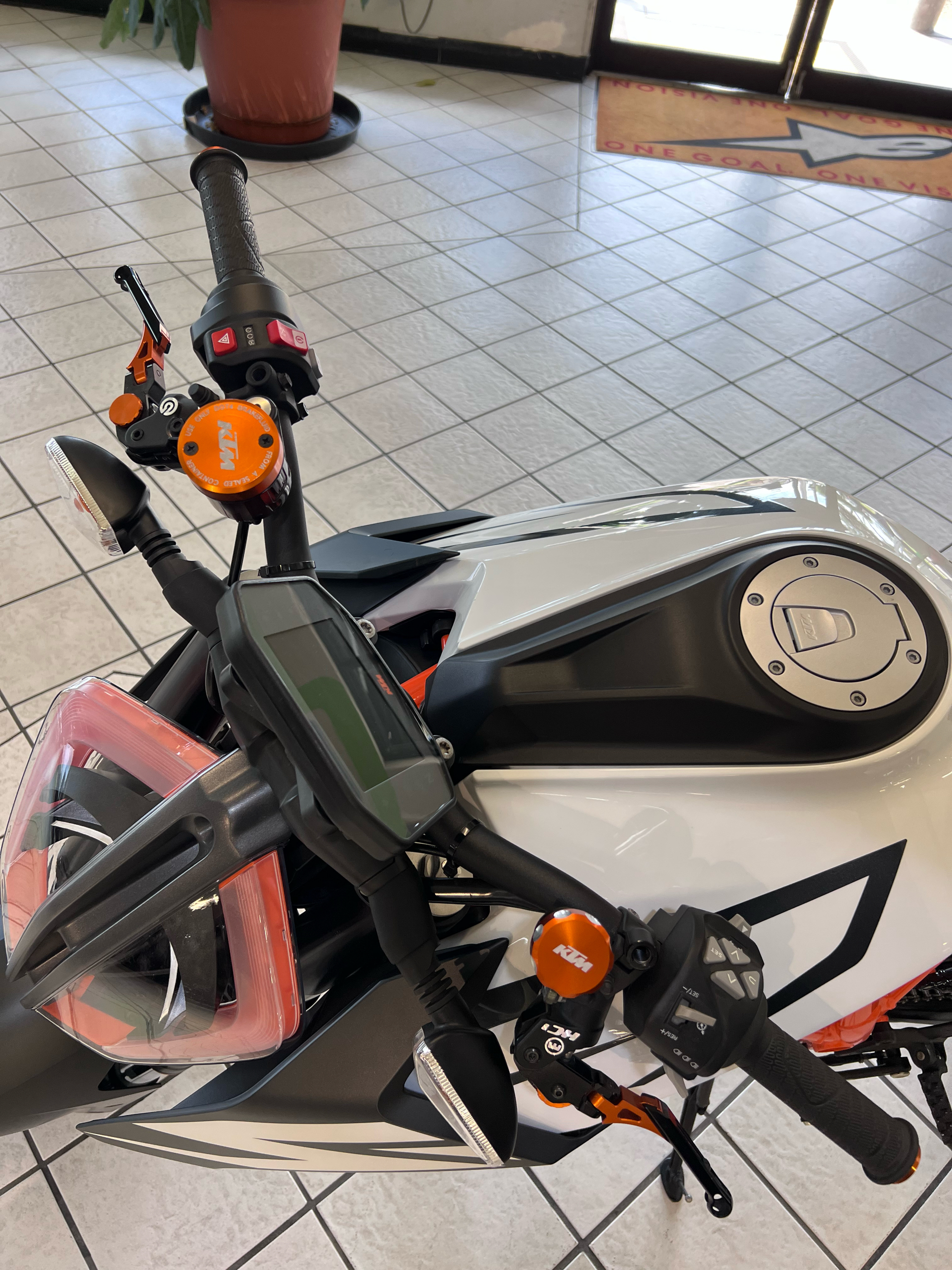 2019 KTM 1290 Super Duke R in Hialeah, Florida - Photo 10