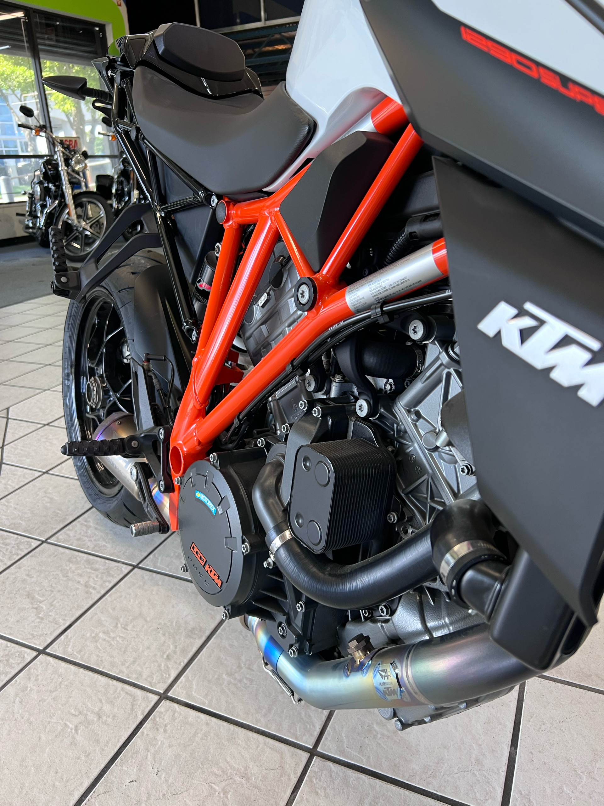 2019 KTM 1290 Super Duke R in Hialeah, Florida - Photo 17