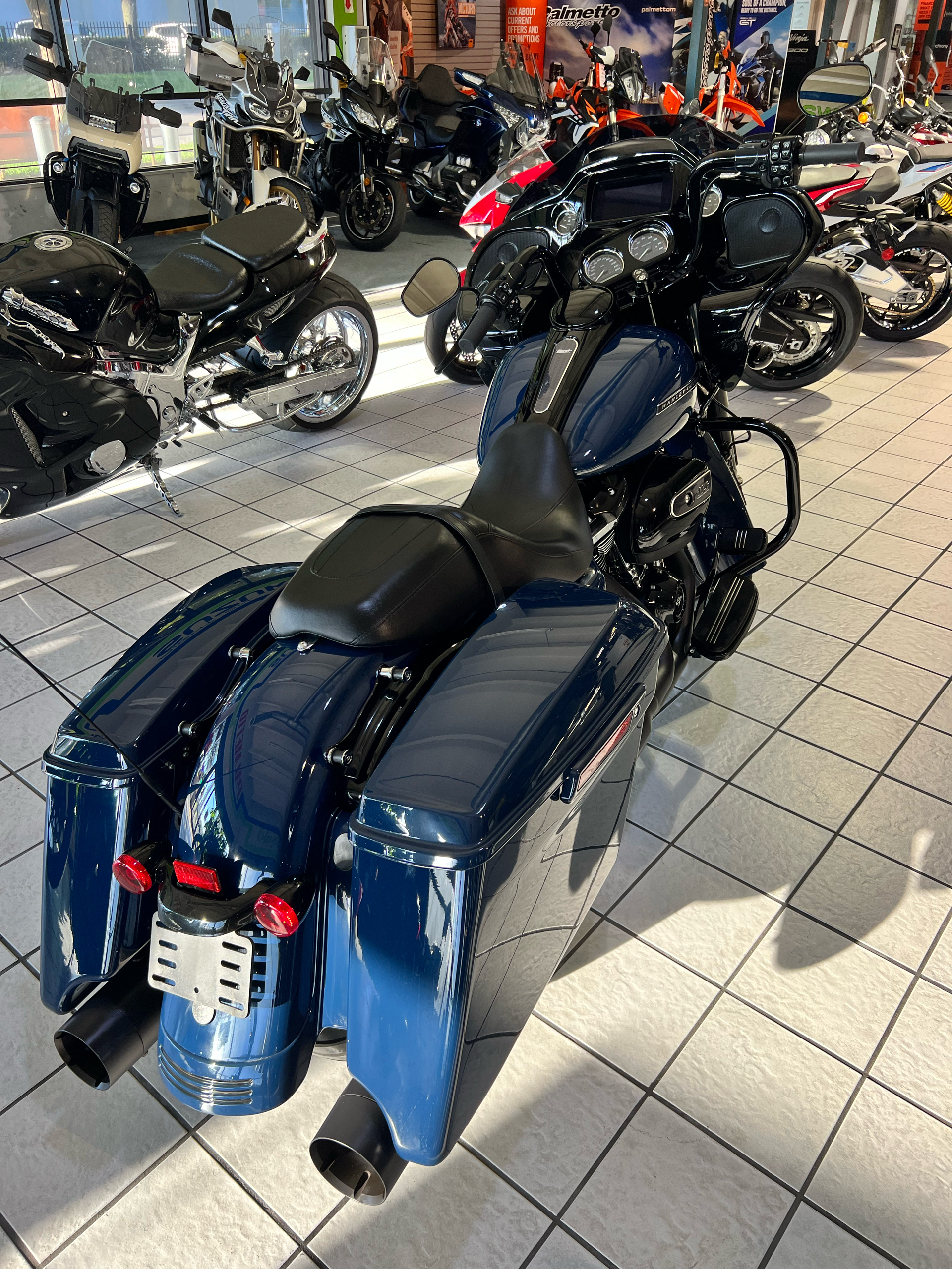 2019 Harley-Davidson Road Glide® Special in Hialeah, Florida - Photo 2