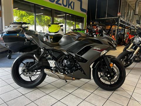 2022 Kawasaki Ninja 650 in Hialeah, Florida - Photo 2