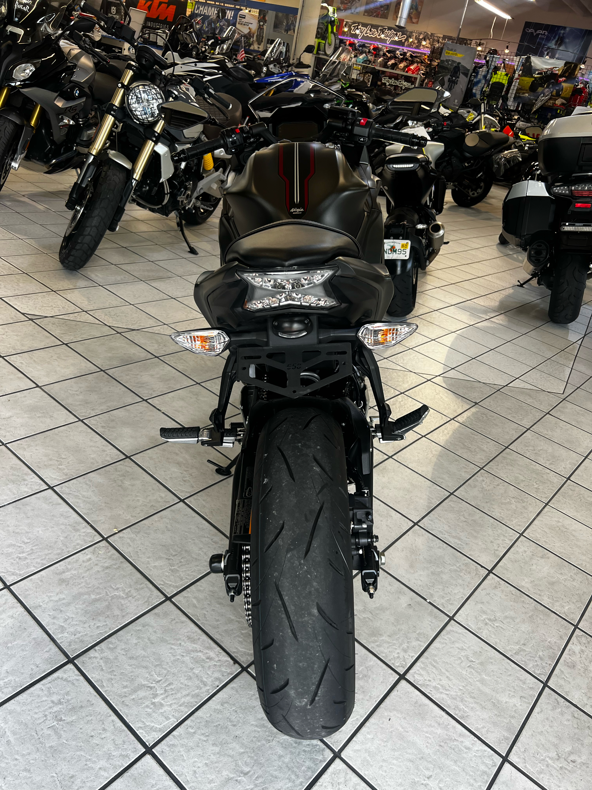 2022 Kawasaki Ninja 650 in Hialeah, Florida - Photo 3