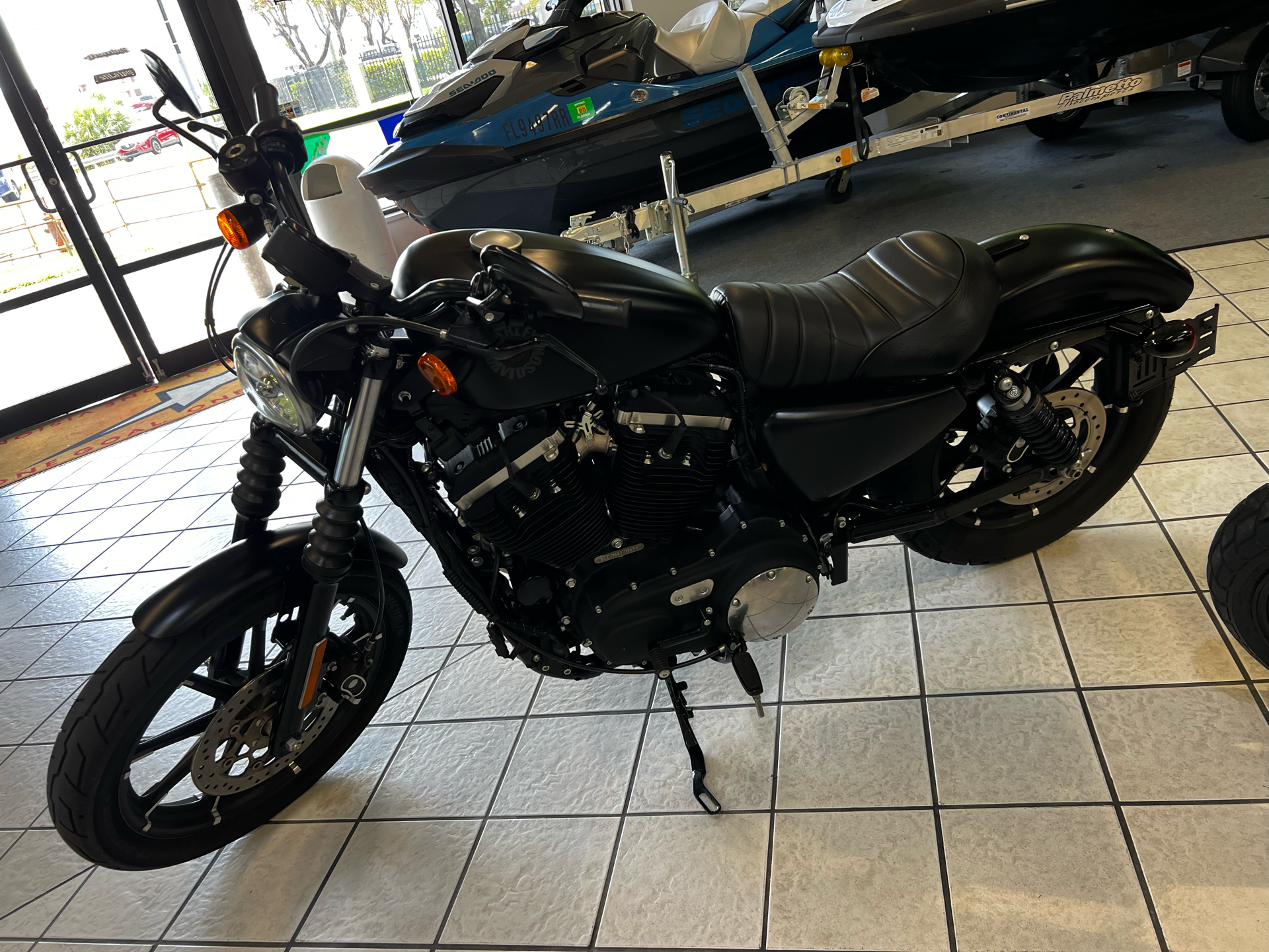 2022 Harley-Davidson Iron 883™ in Hialeah, Florida - Photo 8
