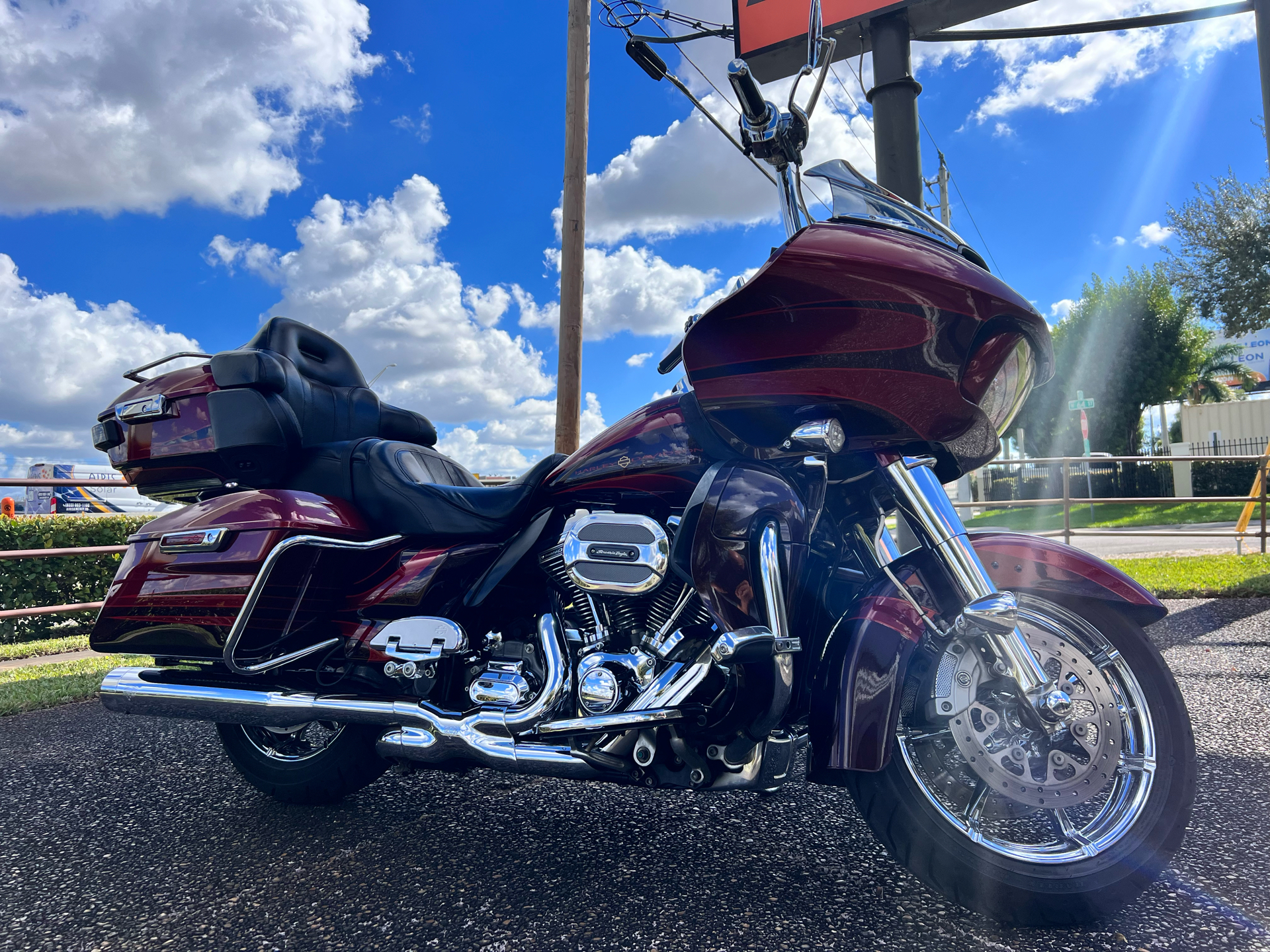 2015 Harley-Davidson CVO™ Road Glide® Ultra in Hialeah, Florida - Photo 2