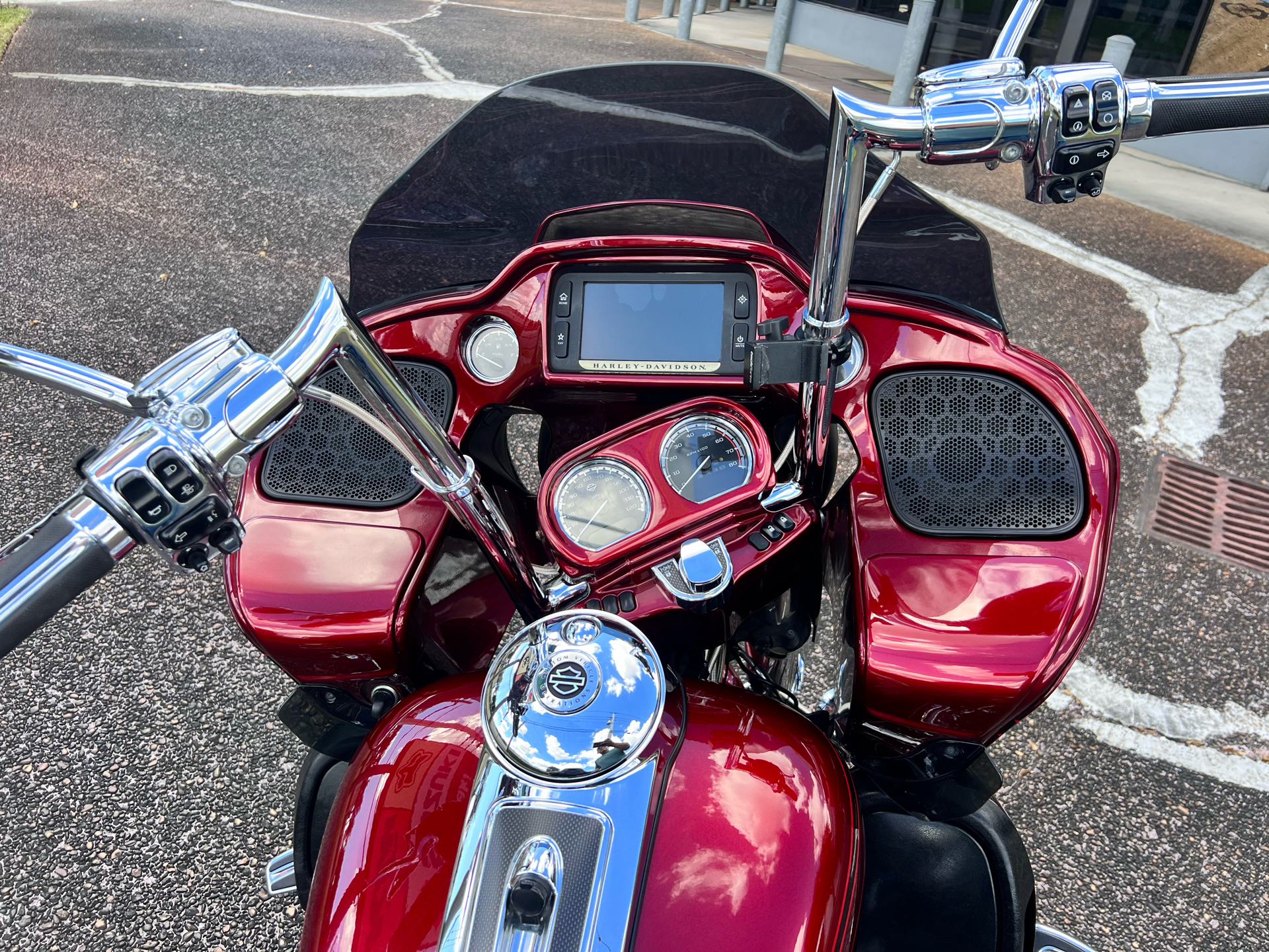 2015 Harley-Davidson CVO™ Road Glide® Ultra in Hialeah, Florida - Photo 11