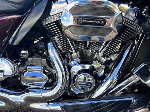 2015 Harley-Davidson CVO™ Road Glide® Ultra in Hialeah, Florida - Photo 25