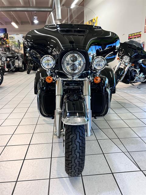 2022 Harley-Davidson Tri Glide® Ultra in Hialeah, Florida - Photo 2