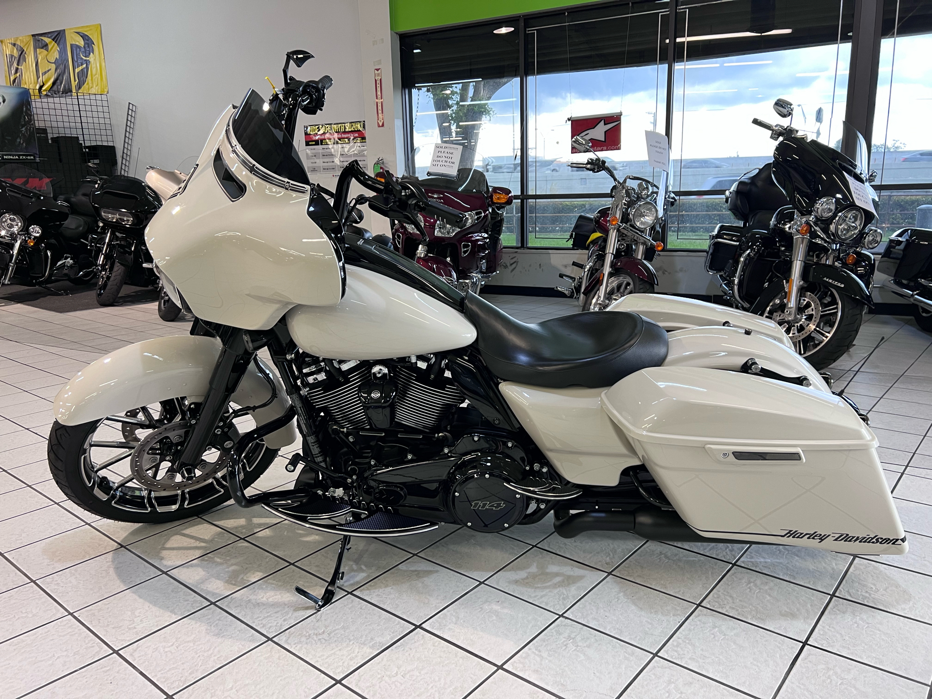 2022 Harley-Davidson Street Glide® Special in Hialeah, Florida - Photo 9