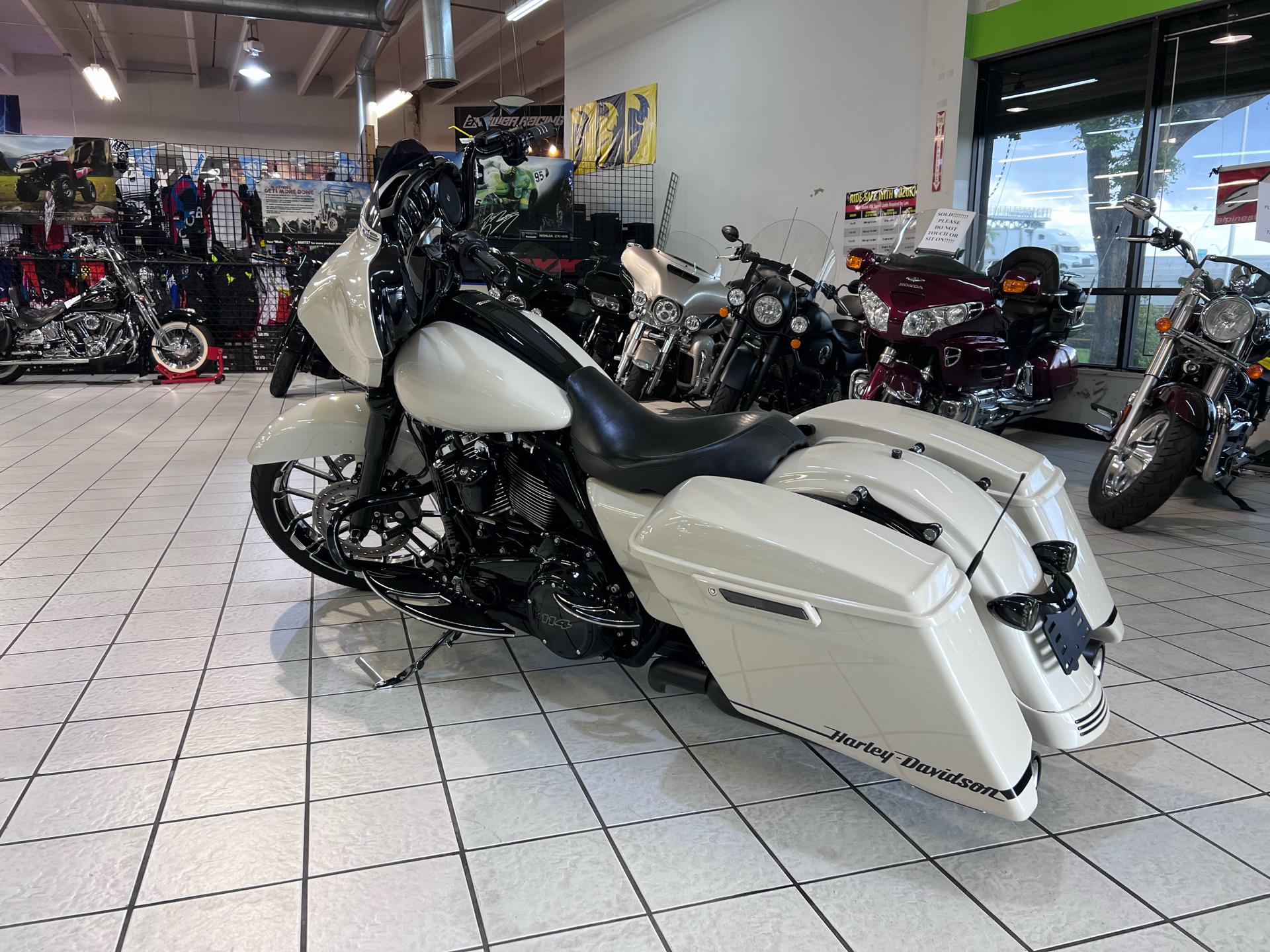 2022 Harley-Davidson Street Glide® Special in Hialeah, Florida - Photo 11