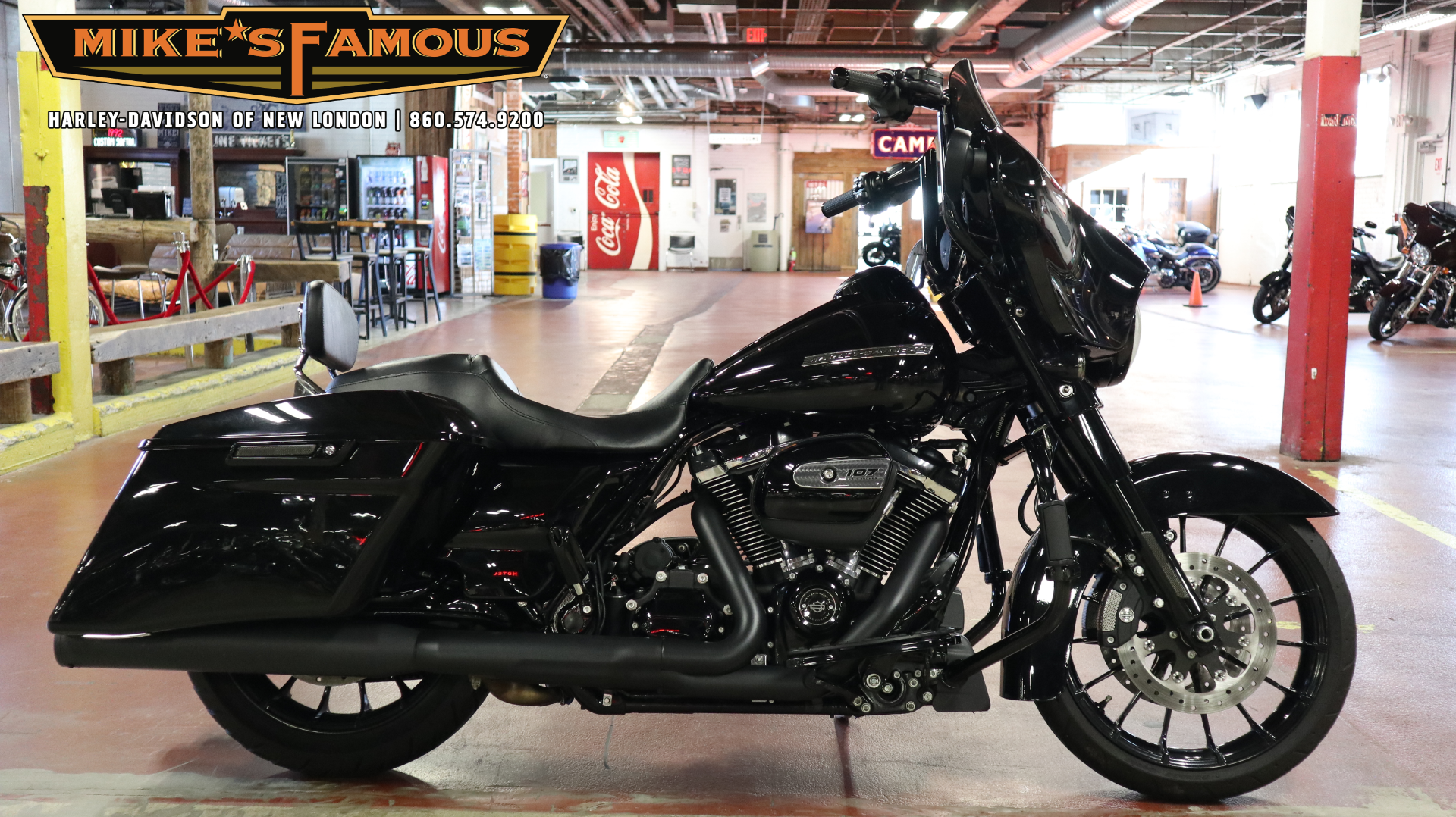 2018 Harley-Davidson Street Glide® Special in New London, Connecticut - Photo 1