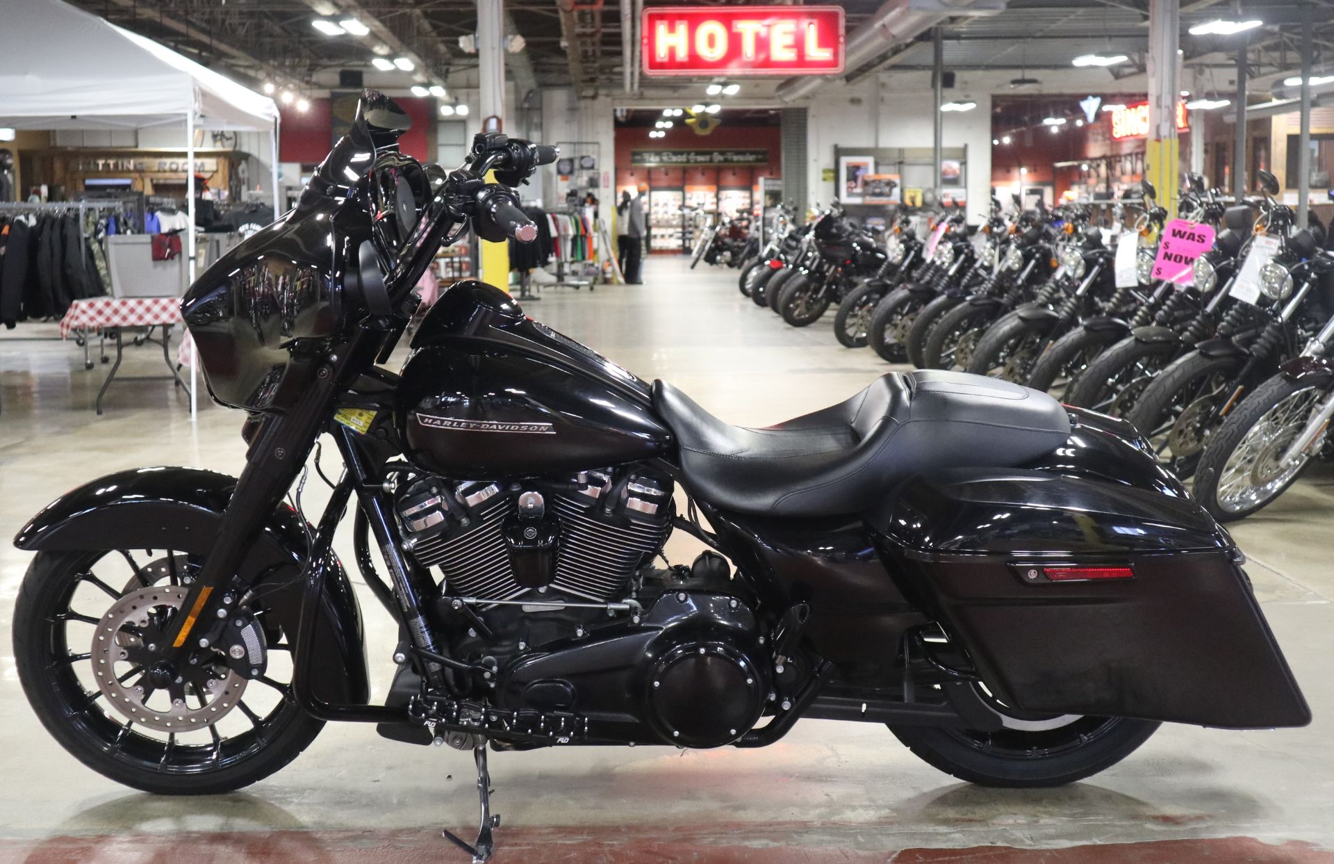 2018 Harley-Davidson Street Glide® Special in New London, Connecticut - Photo 5