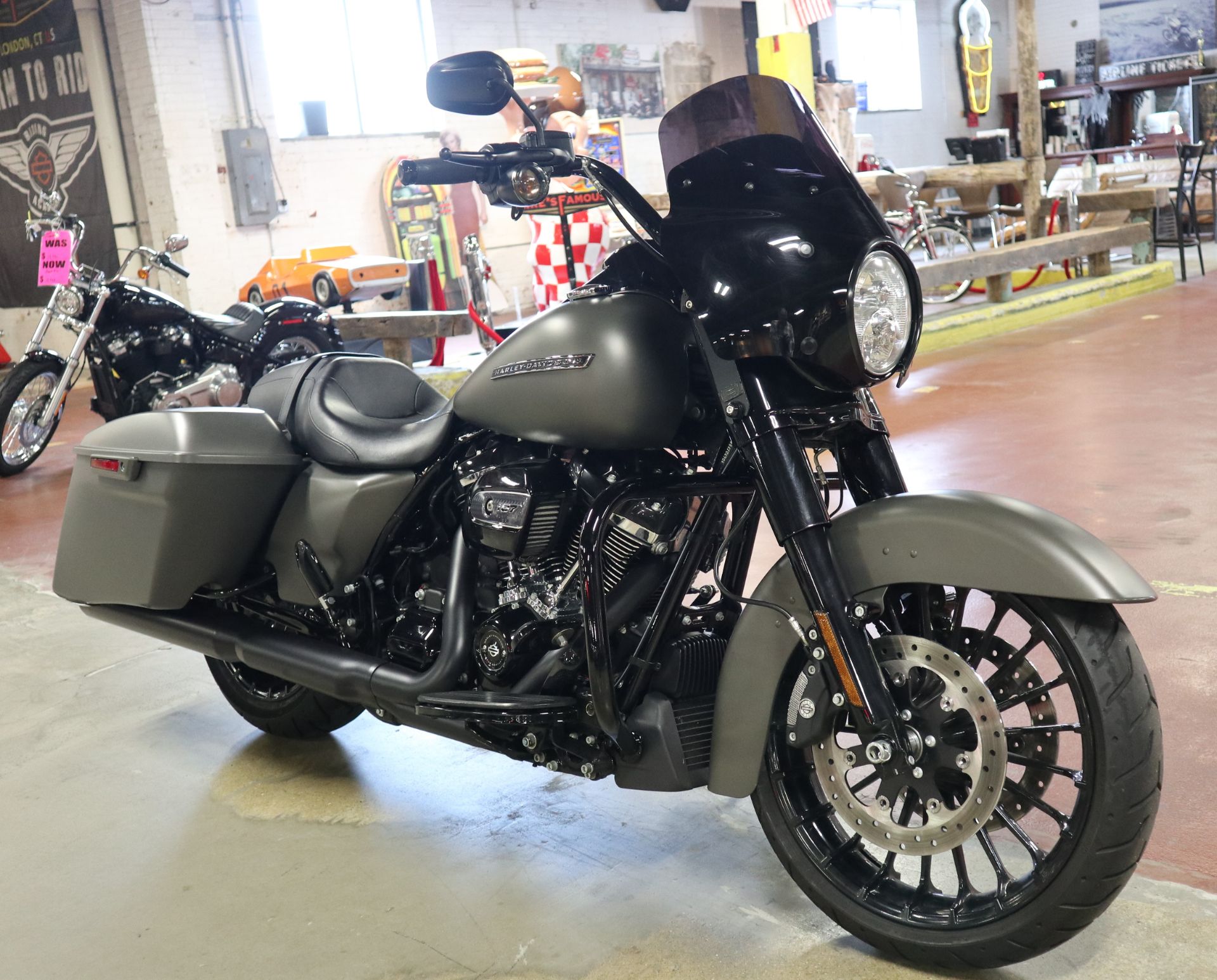 2018 Harley-Davidson Road King® Special in New London, Connecticut - Photo 2