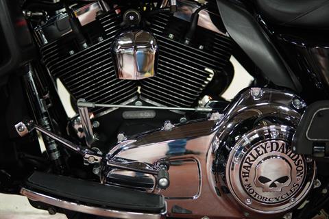 2015 Harley-Davidson Tri Glide® Ultra in New London, Connecticut - Photo 16