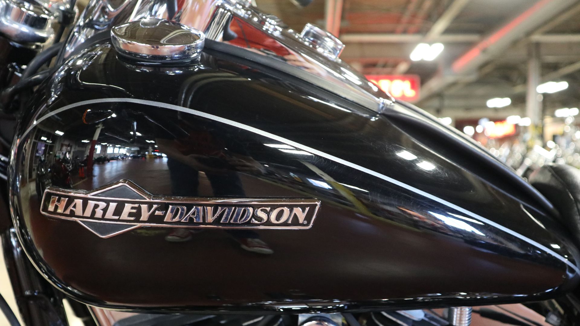 2013 Harley-Davidson Dyna® Super Glide® Custom in New London, Connecticut - Photo 11