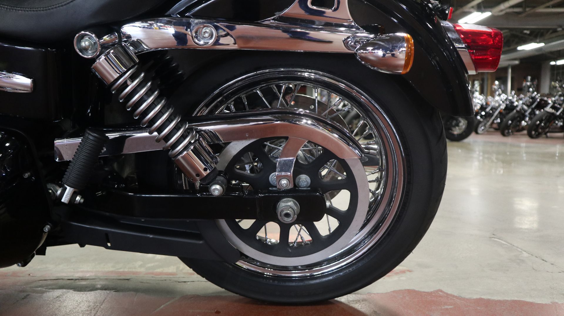 2013 Harley-Davidson Dyna® Super Glide® Custom in New London, Connecticut - Photo 20