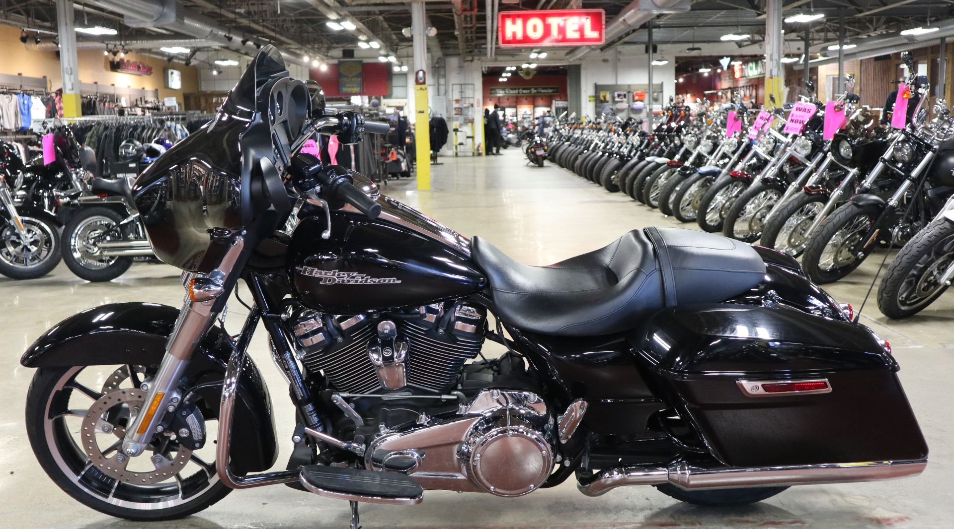 2020 Harley-Davidson Street Glide® in New London, Connecticut - Photo 5