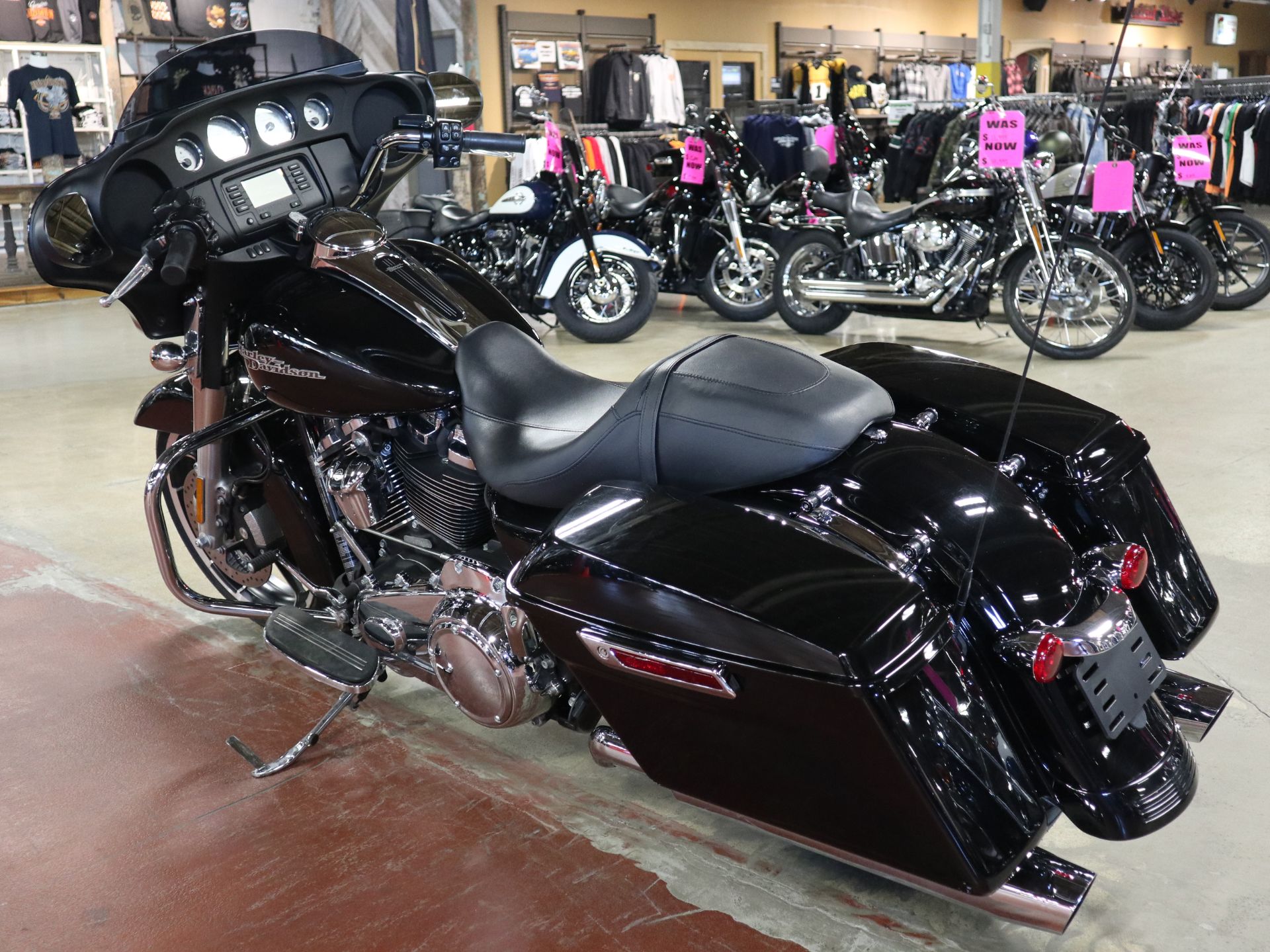 2020 Harley-Davidson Street Glide® in New London, Connecticut - Photo 6