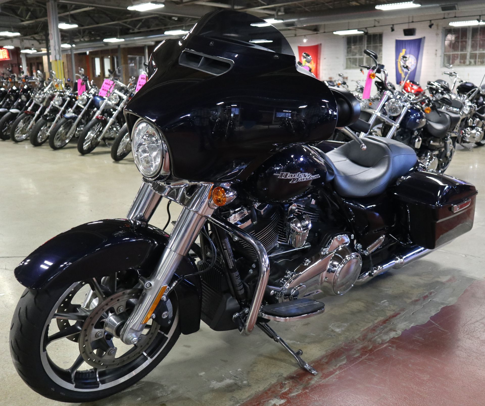 2020 Harley-Davidson Street Glide® in New London, Connecticut - Photo 4