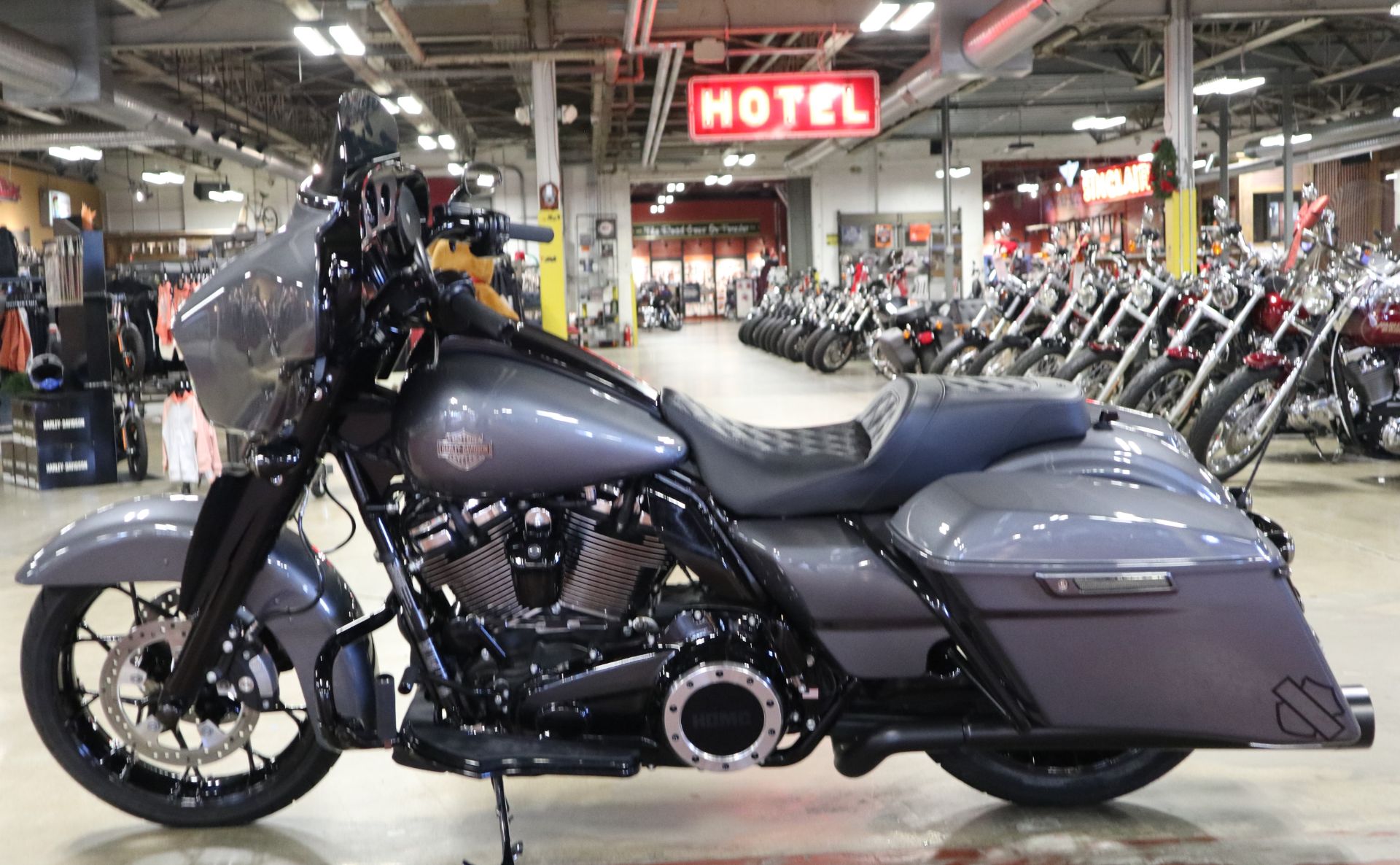 2021 Harley-Davidson Street Glide® Special in New London, Connecticut - Photo 5