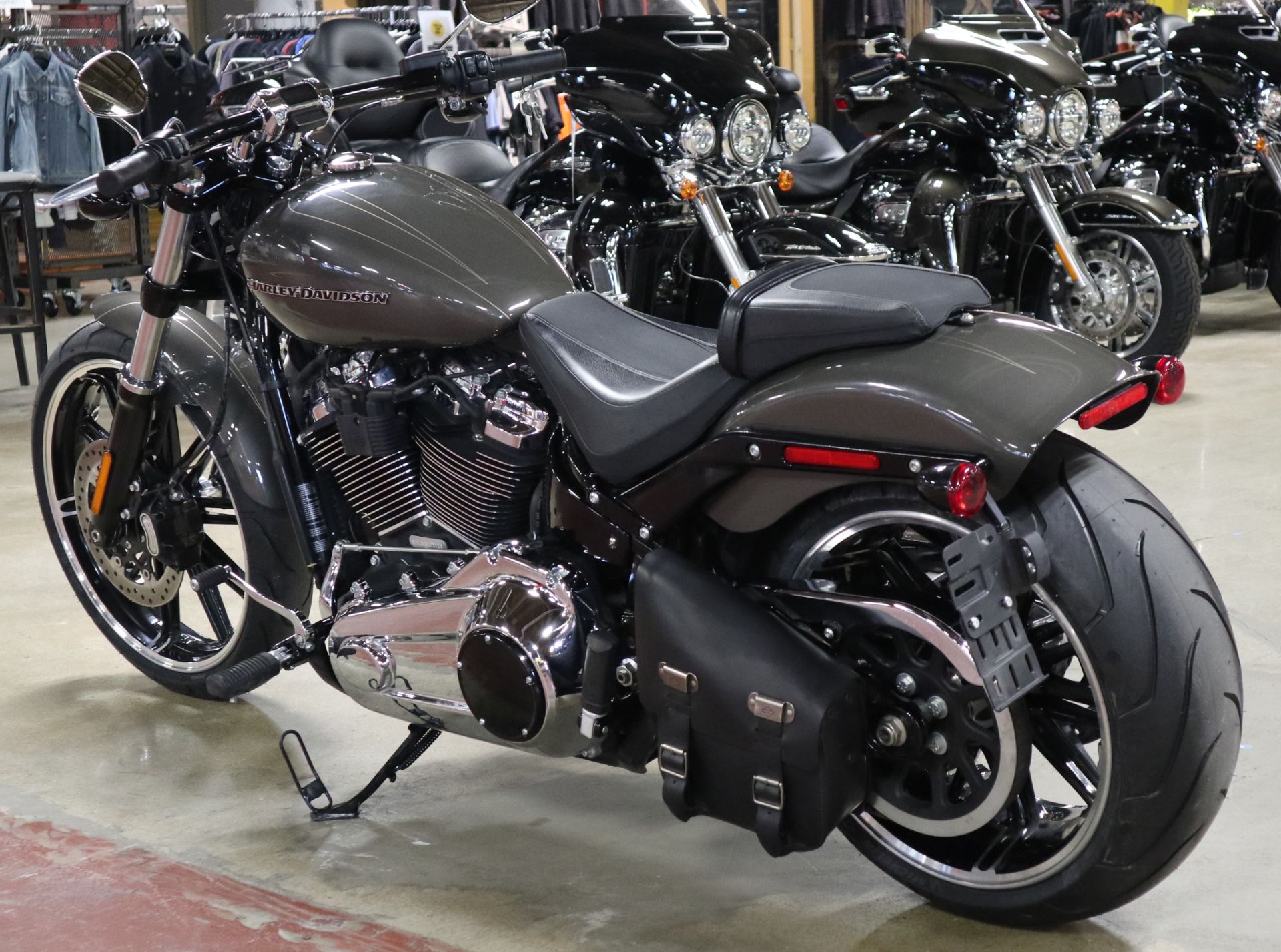 2019 Harley-Davidson Breakout® 107 in New London, Connecticut - Photo 6